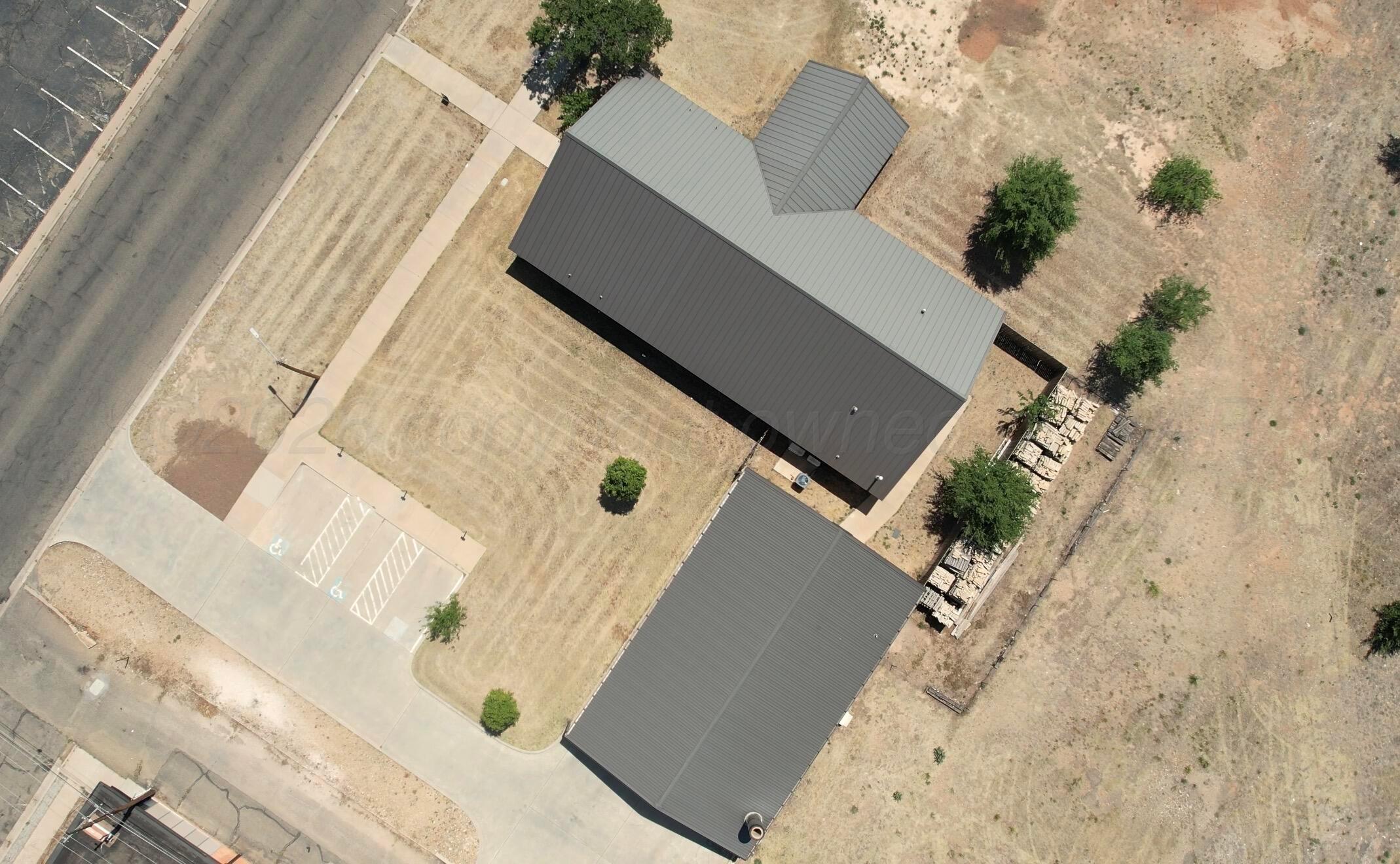200 S Mcgee Street Property Photo 18