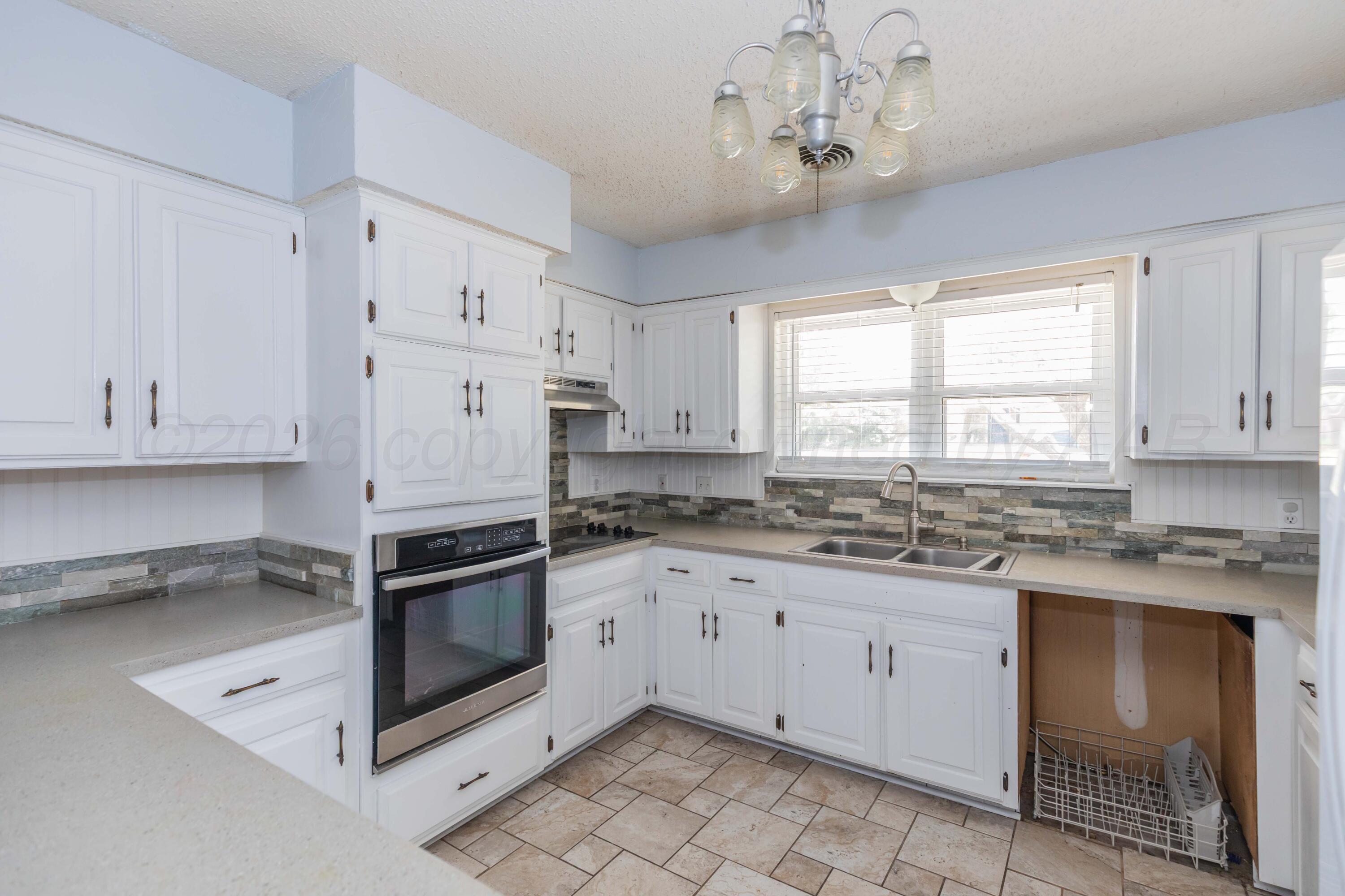 228 Somerset Street Property Photo 6