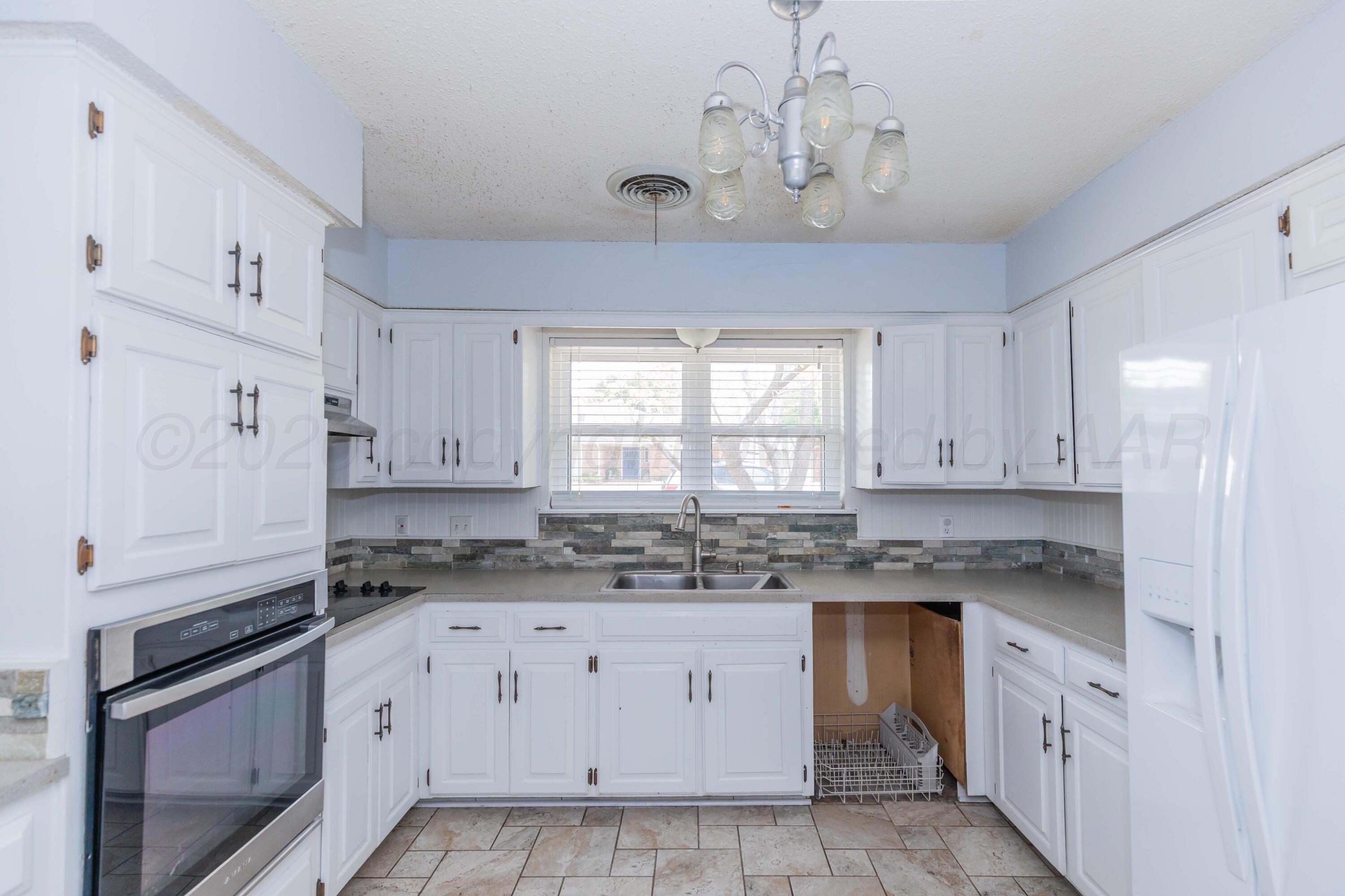 228 Somerset Street Property Photo 7