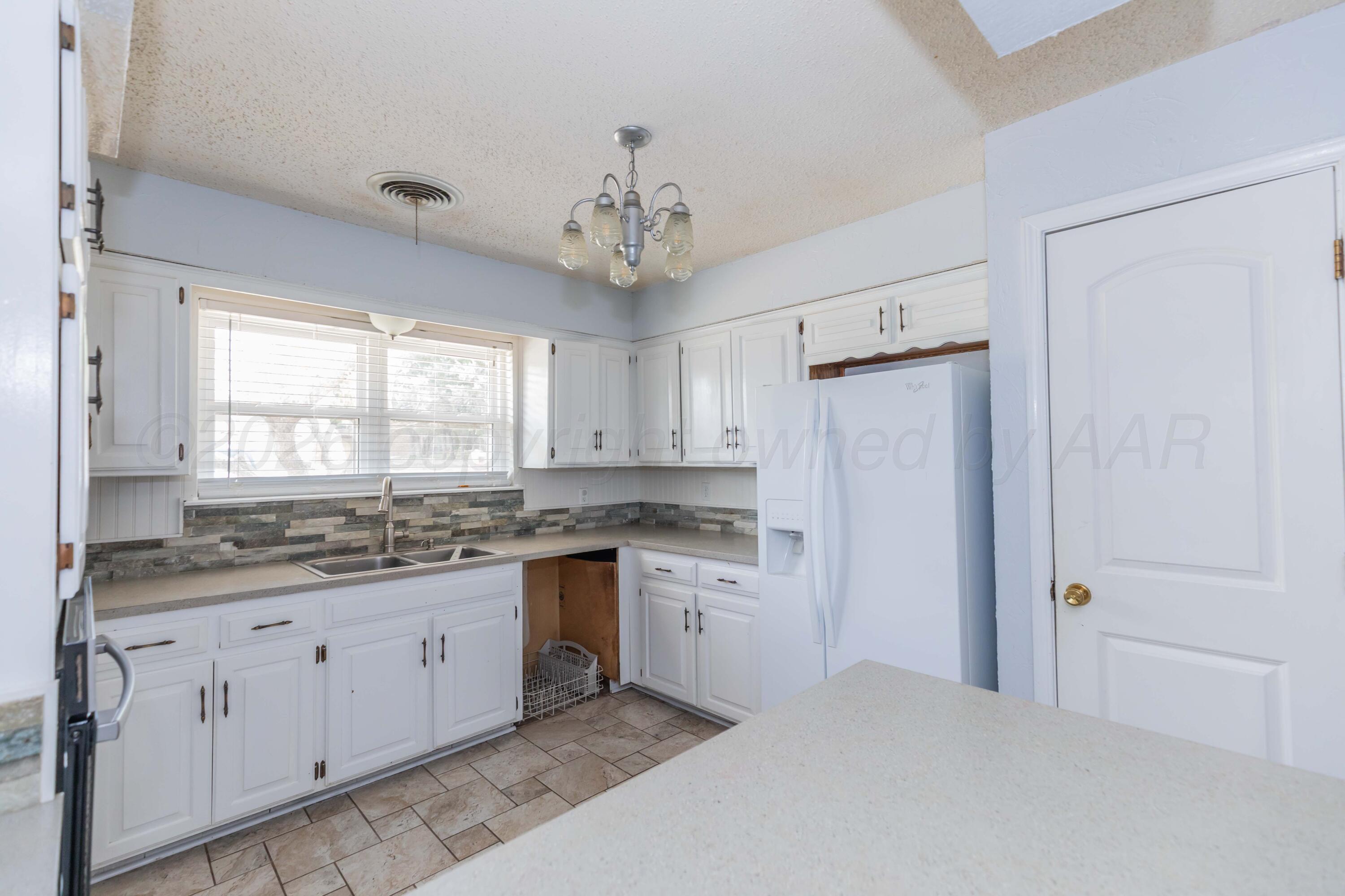 228 Somerset Street Property Photo 8