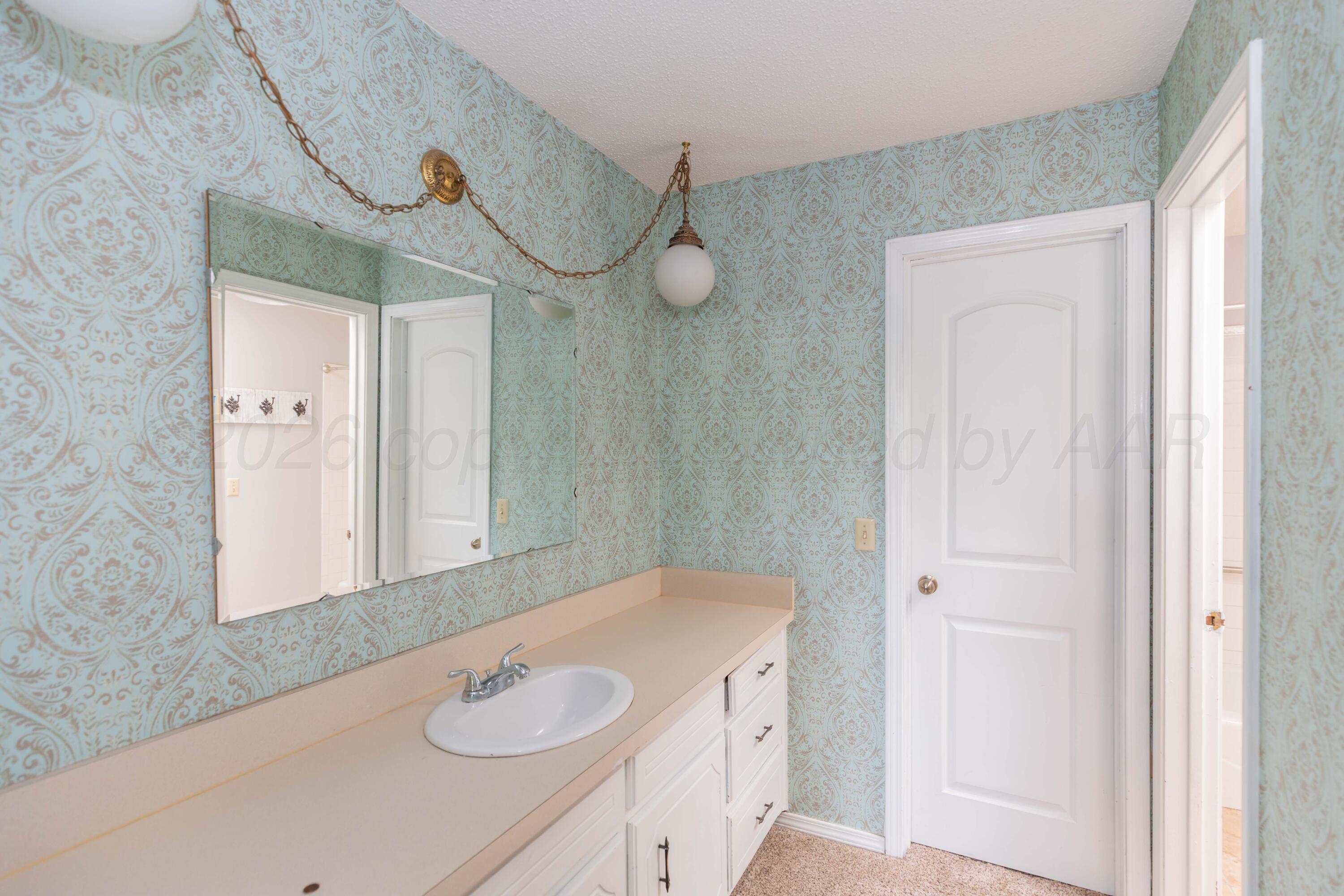 228 Somerset Street Property Photo 16