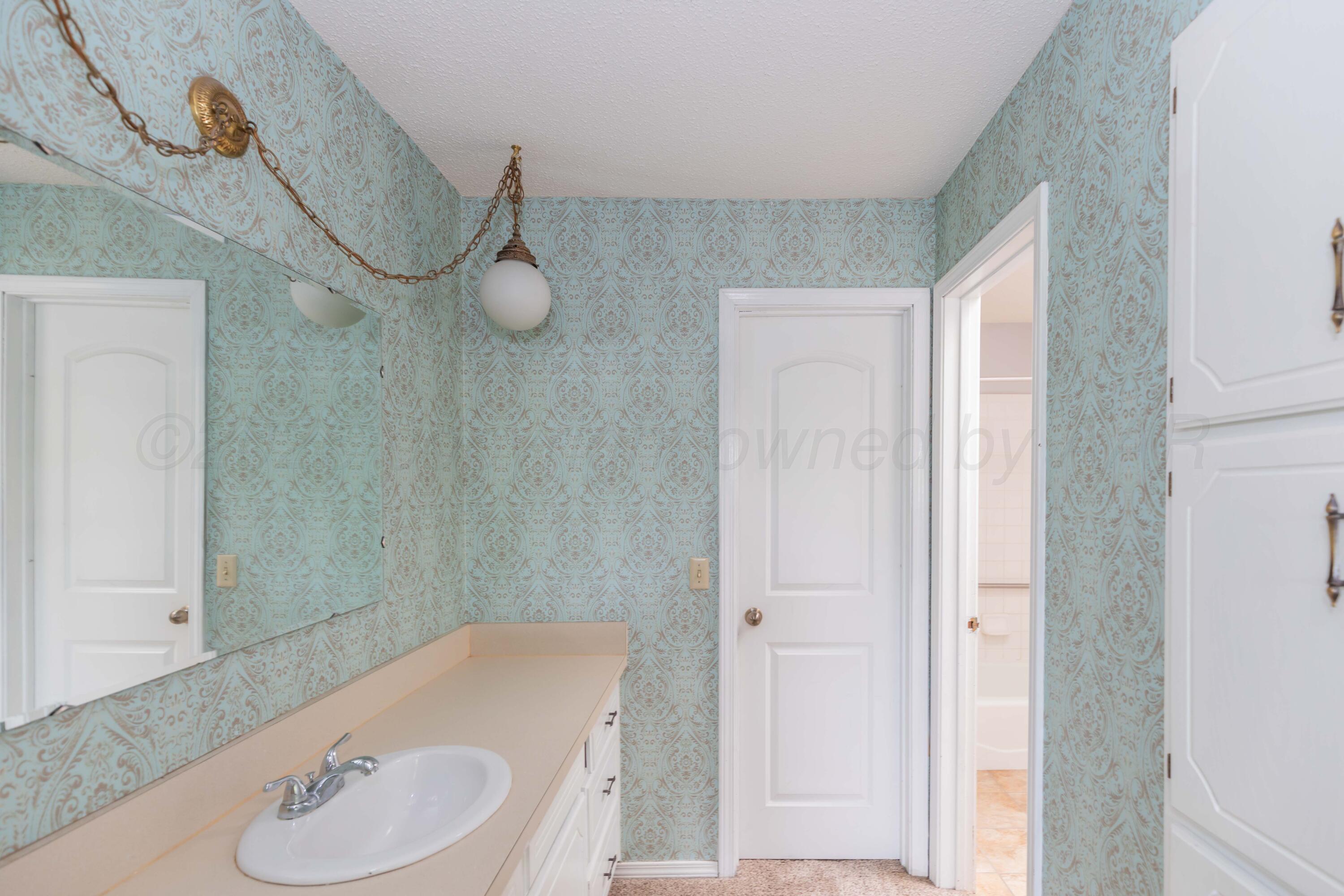 228 Somerset Street Property Photo 17