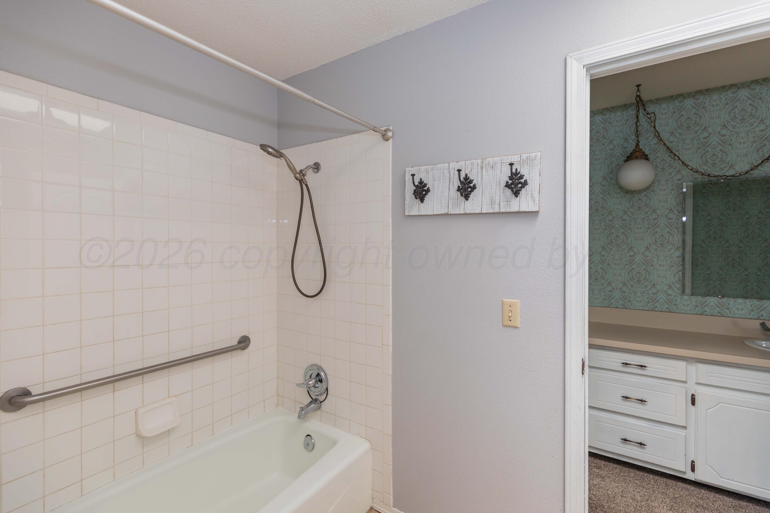228 Somerset Street Property Photo 18