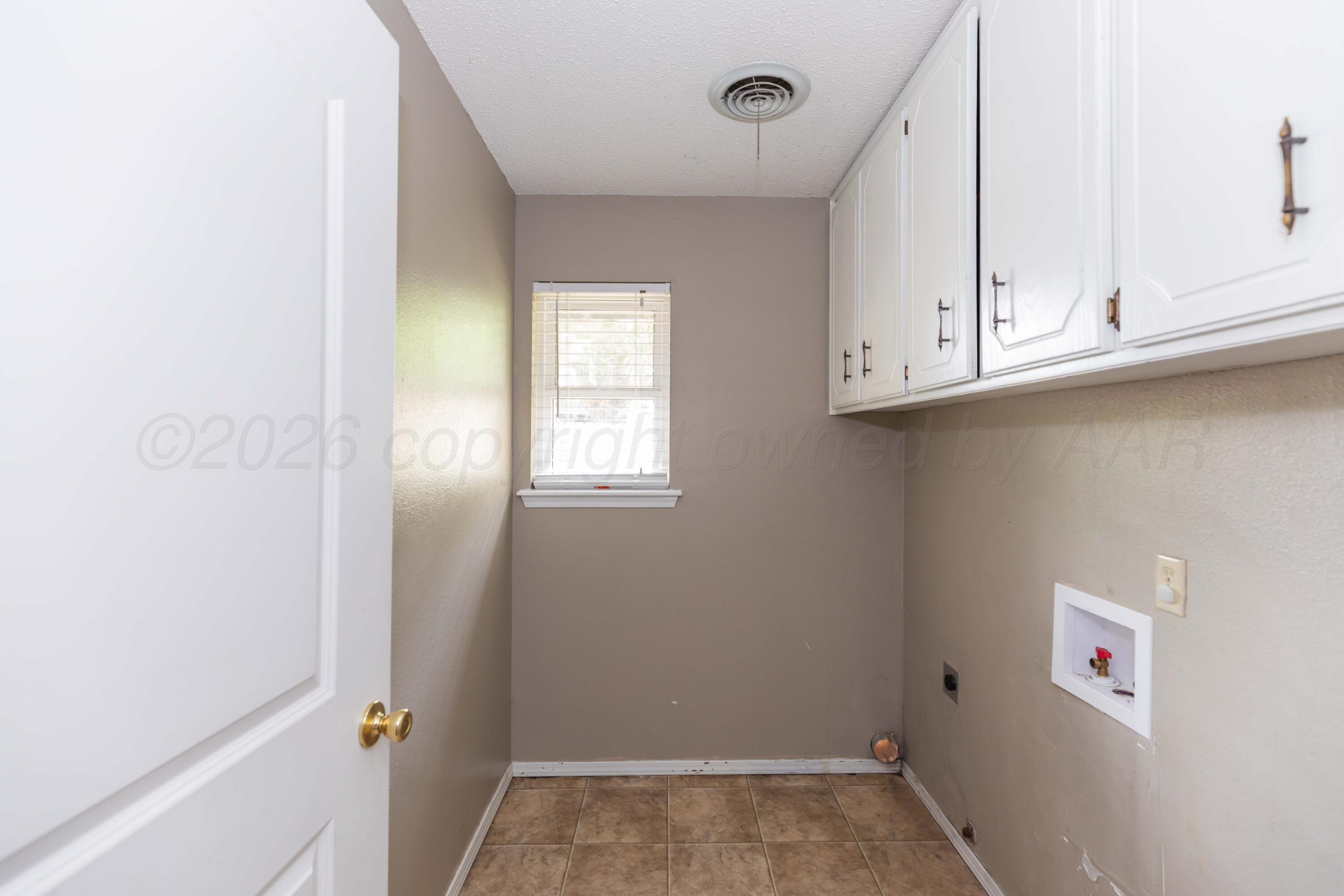 228 Somerset Street Property Photo 33