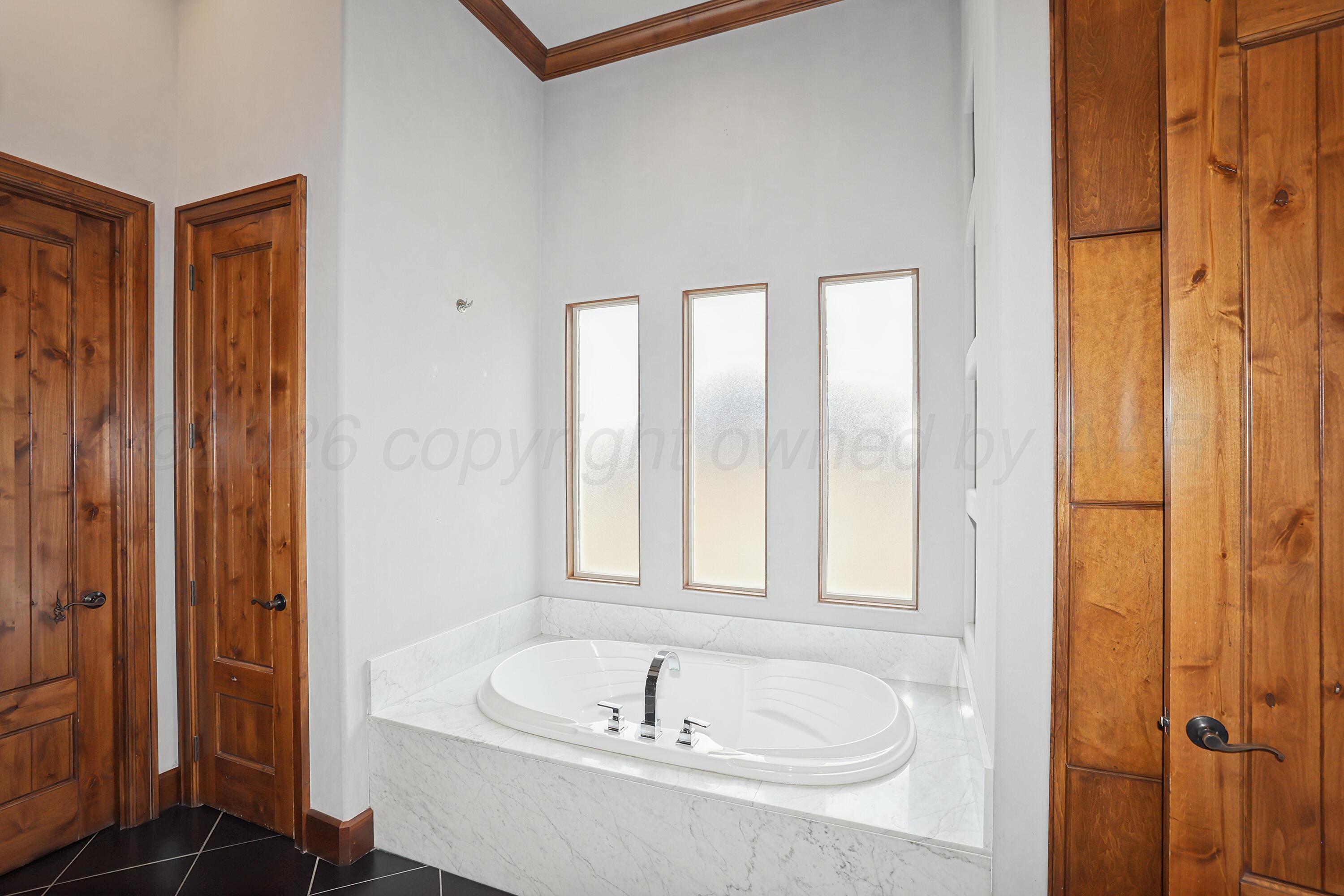 13 Prestwick Lane Property Photo 25
