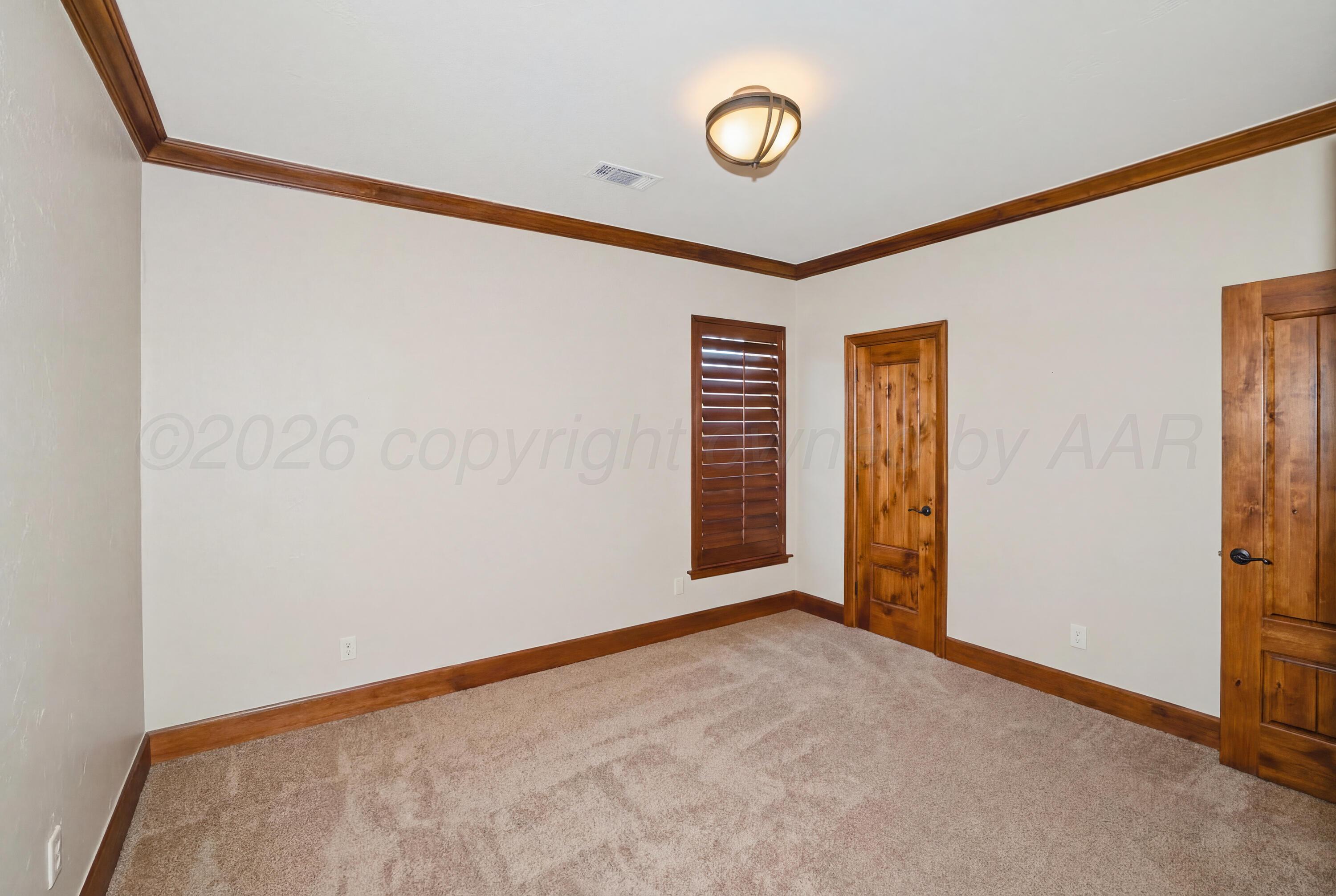 13 Prestwick Lane Property Photo 37