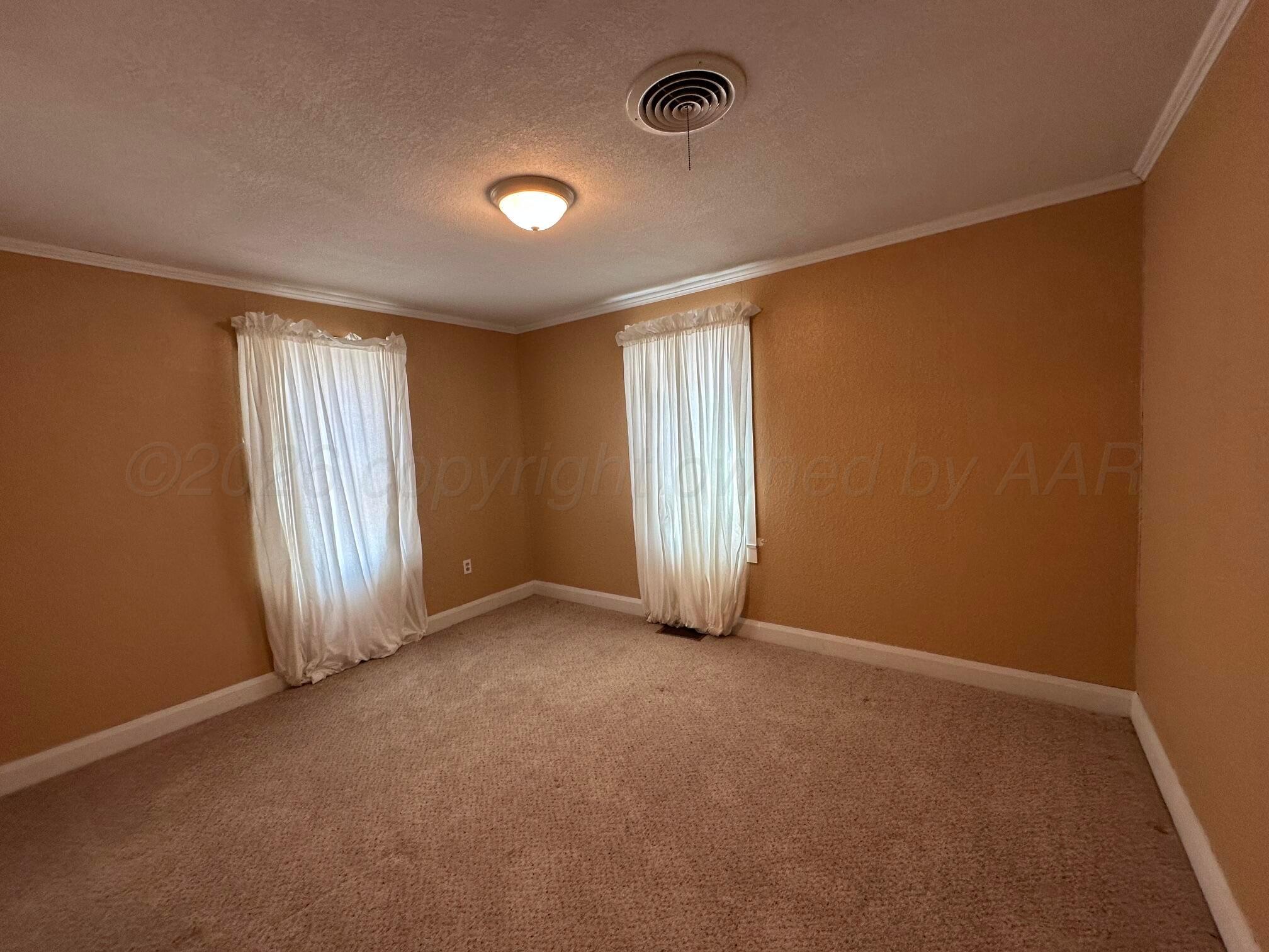 500 E 4th Street Property Photo 11