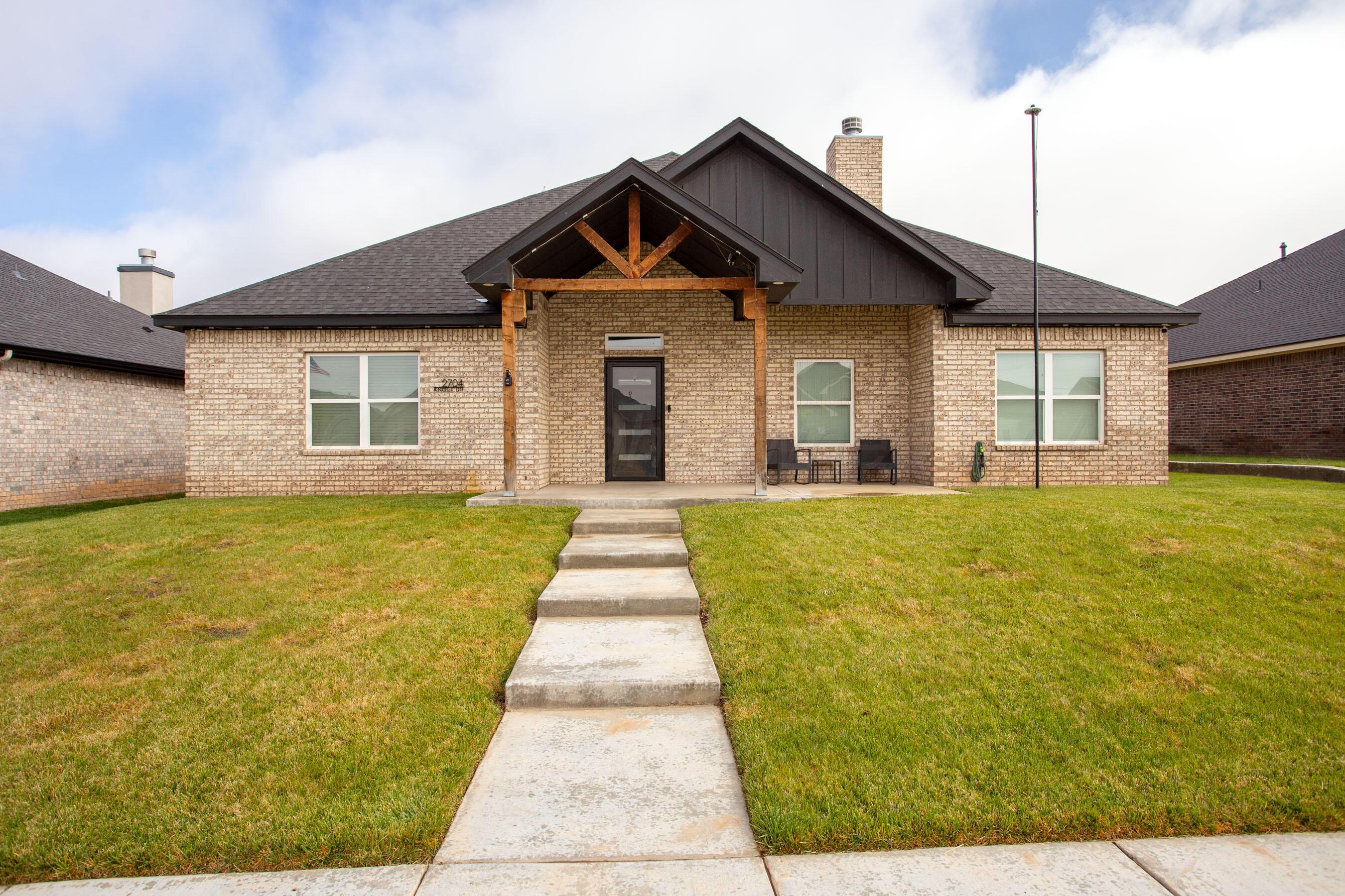 2704 Knoll Drive Property Photo 1