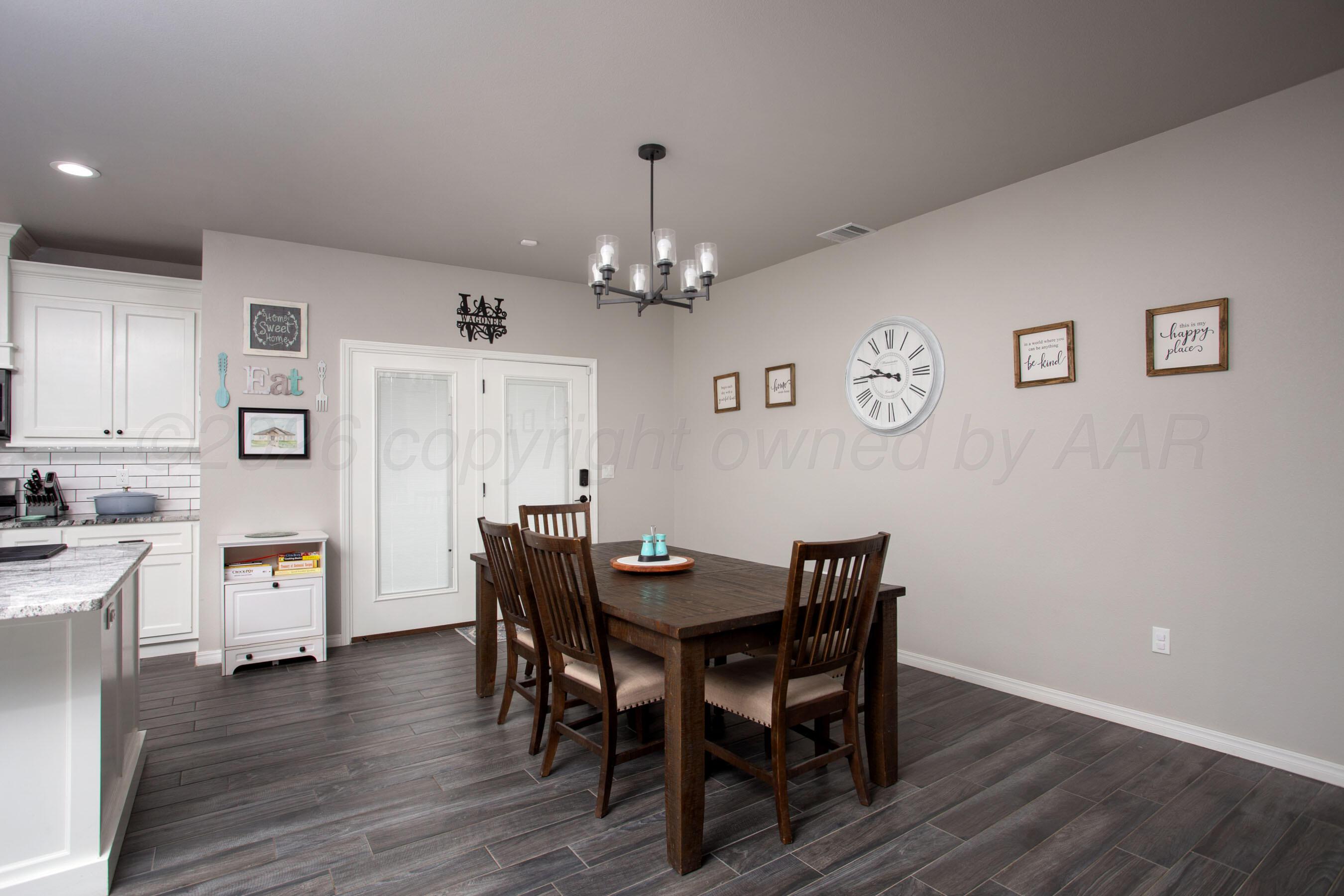 2704 Knoll Drive Property Photo 11