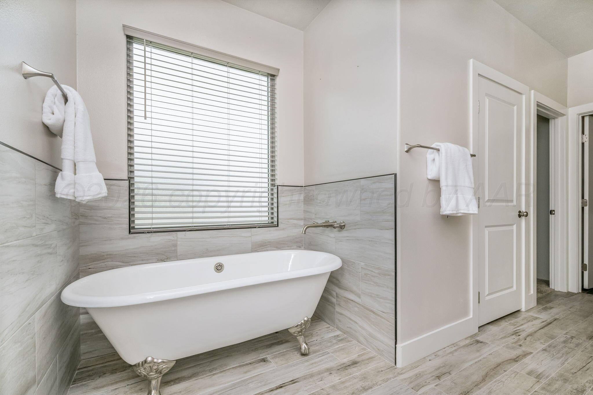 26150 Newton Road Property Photo 15