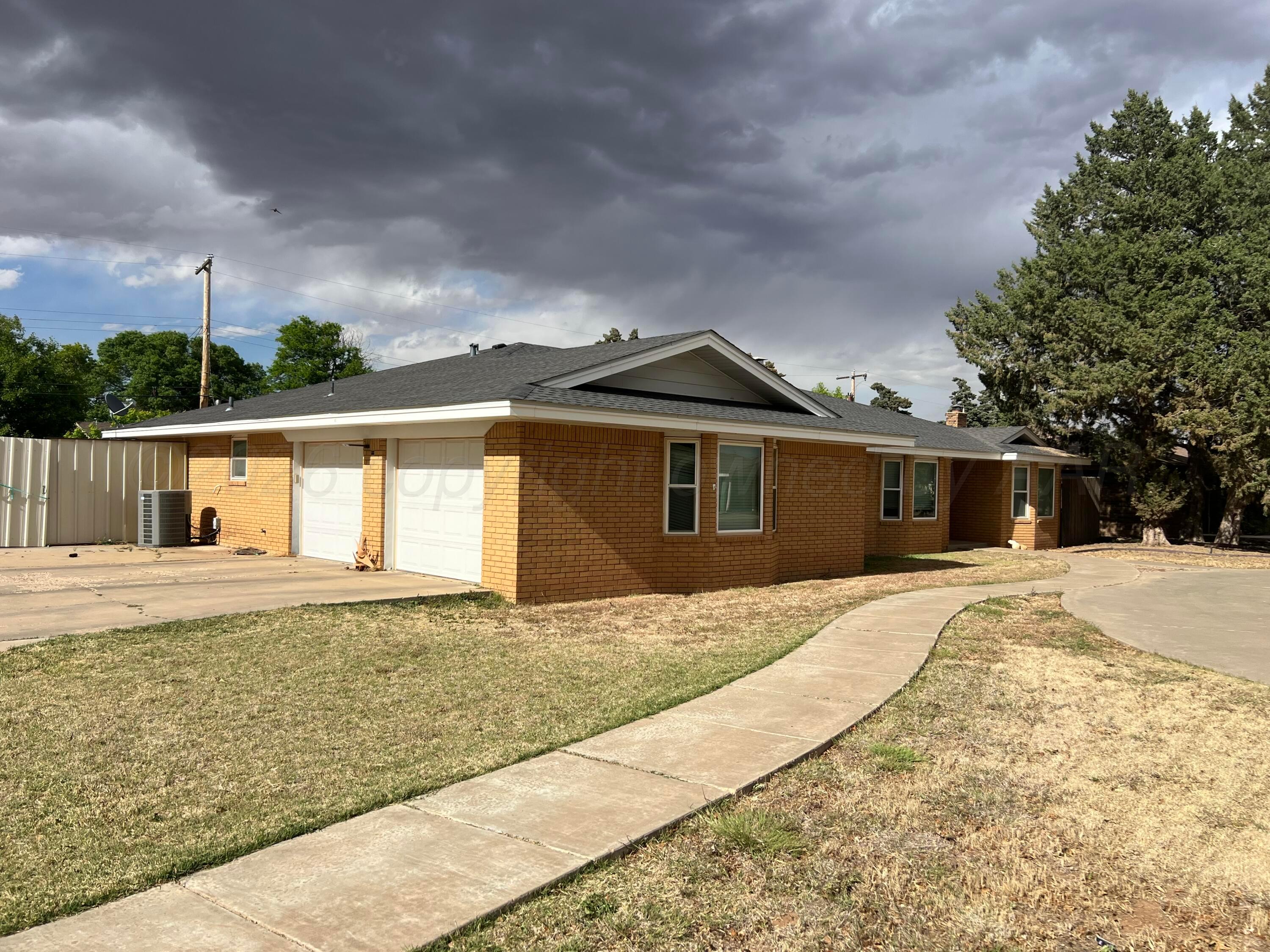 1208 W 8th Street Property Photo 2