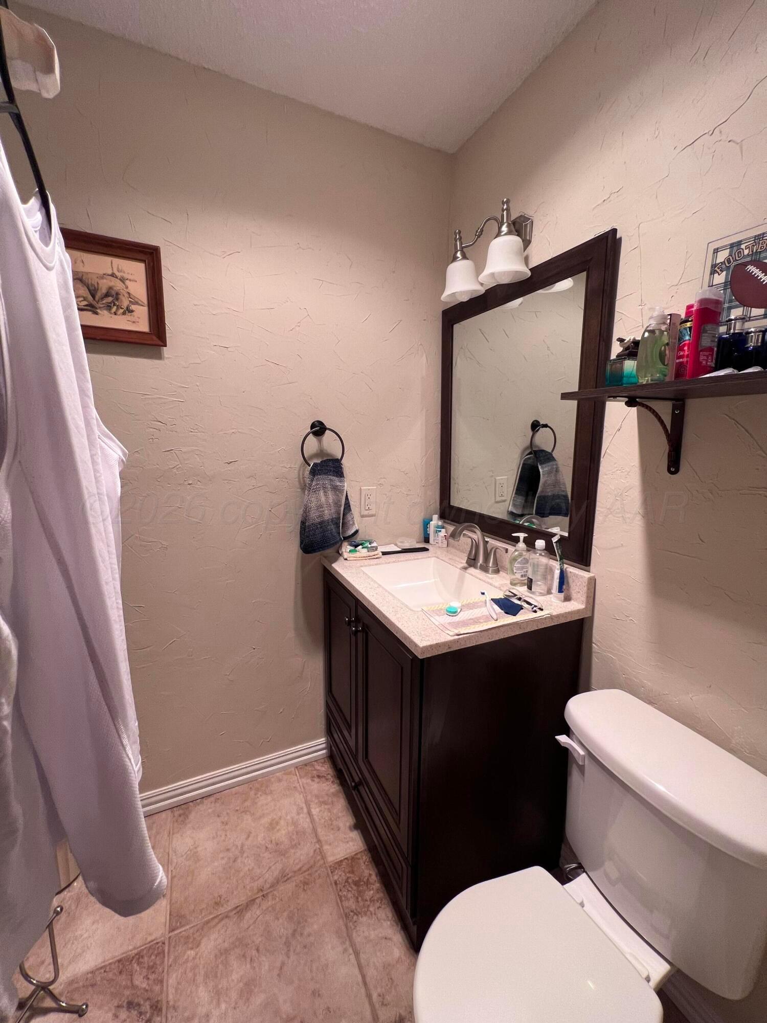 1208 W 8th Street Property Photo 10