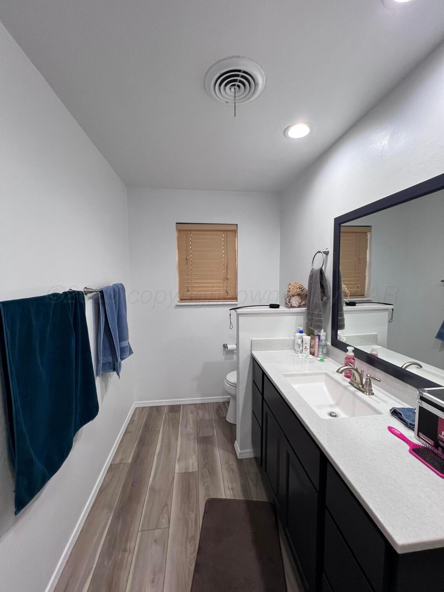 1208 W 8th Street Property Photo 13