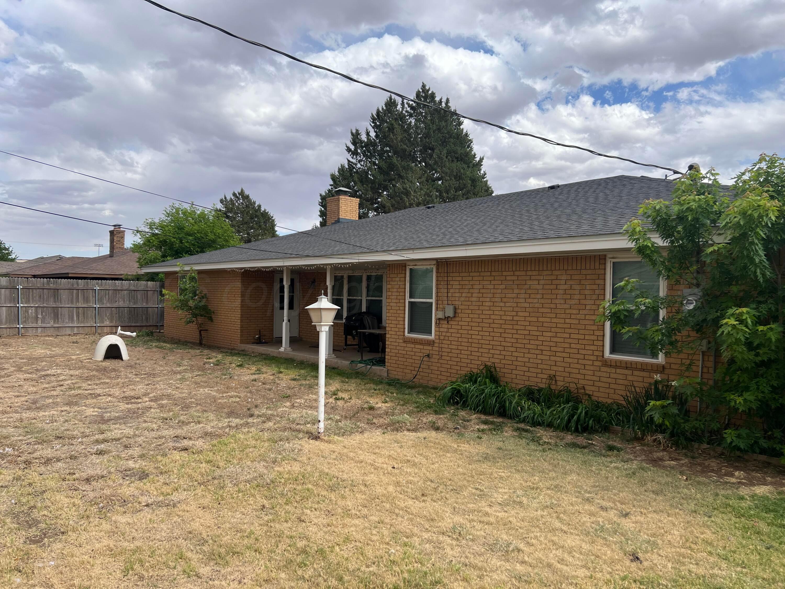 1208 W 8th Street Property Photo 17