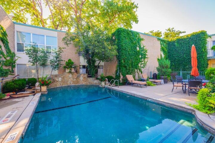 2400 S Polk Street Property Photo 3