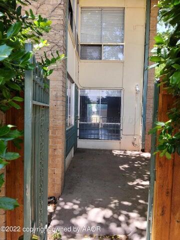 2400 S Polk Street Property Photo 4