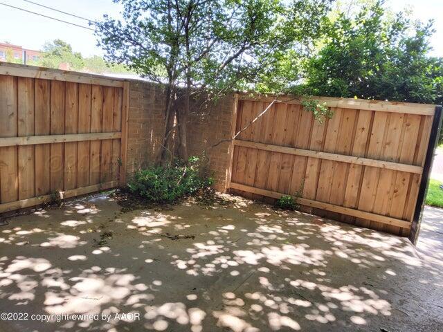2400 S Polk Street Property Photo 5