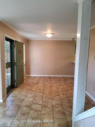 2400 S Polk Street Property Photo 6