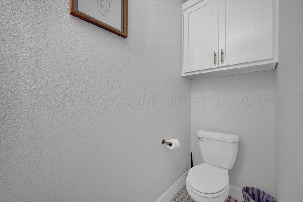 9710 Highland Springs Drive Property Photo 10
