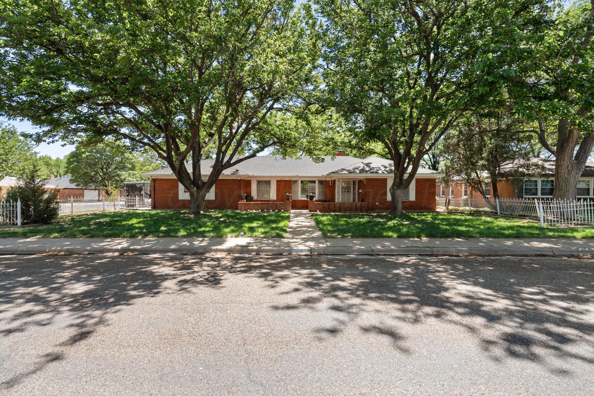 3932 DORIS Drive Property Photo 1
