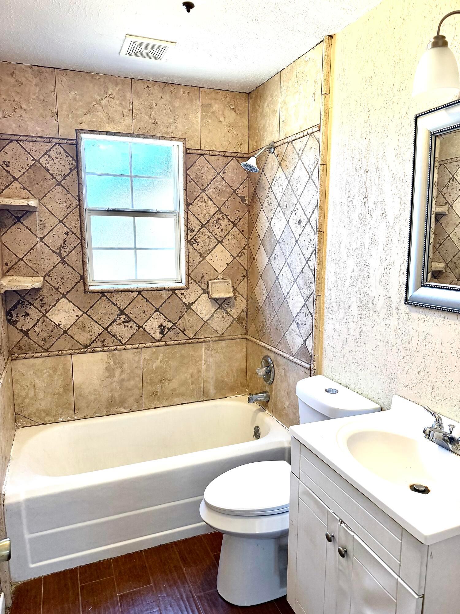 310 Coble Street Property Photo 3