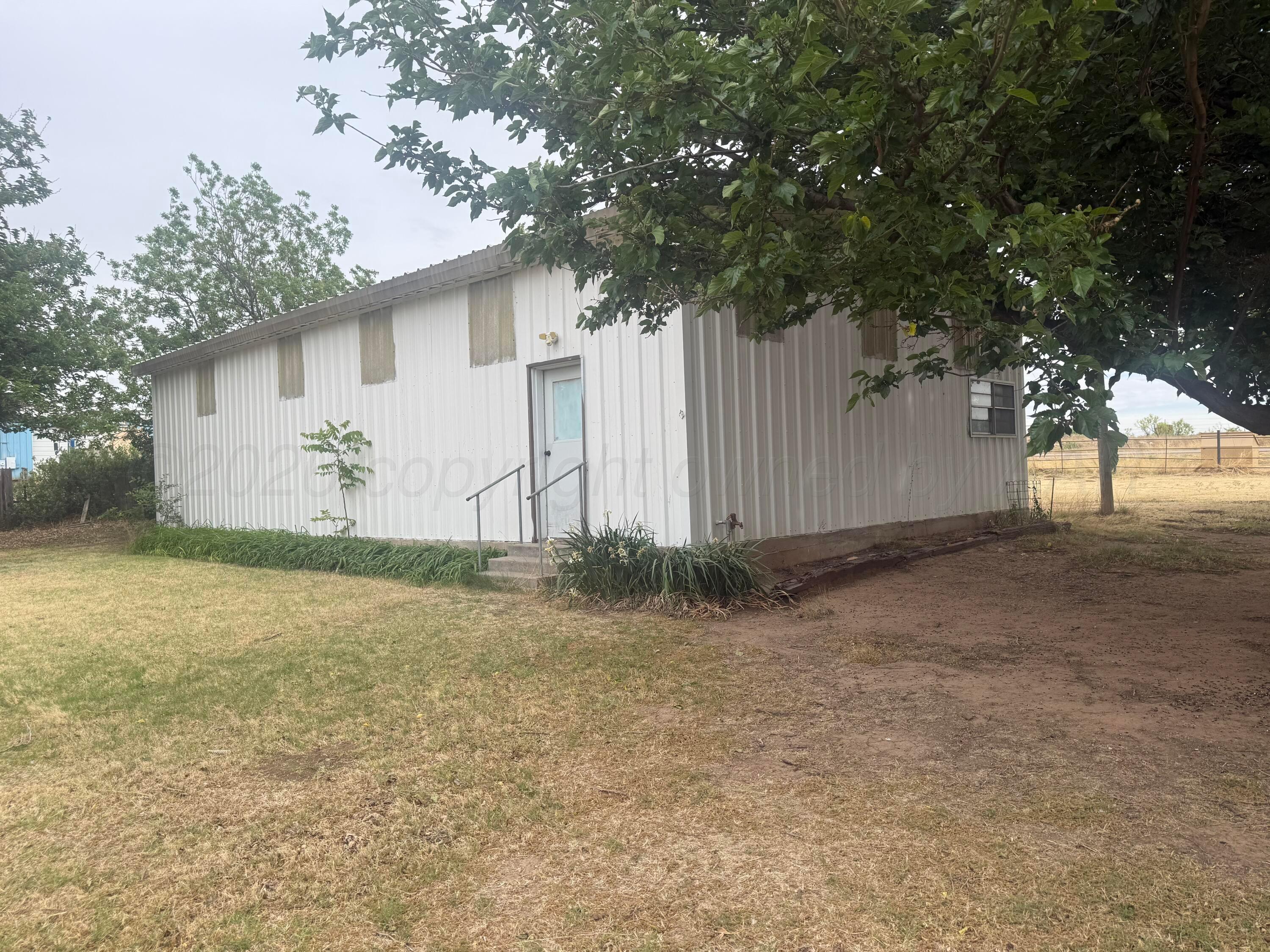 1800 Fairlanes Boulevard Property Photo 2