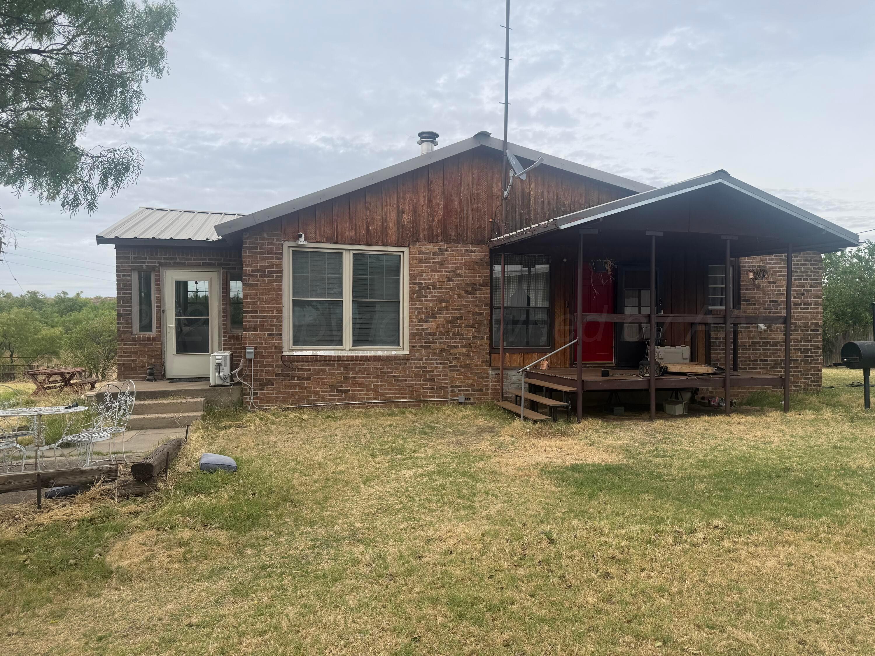 1800 Fairlanes Boulevard Property Photo 3