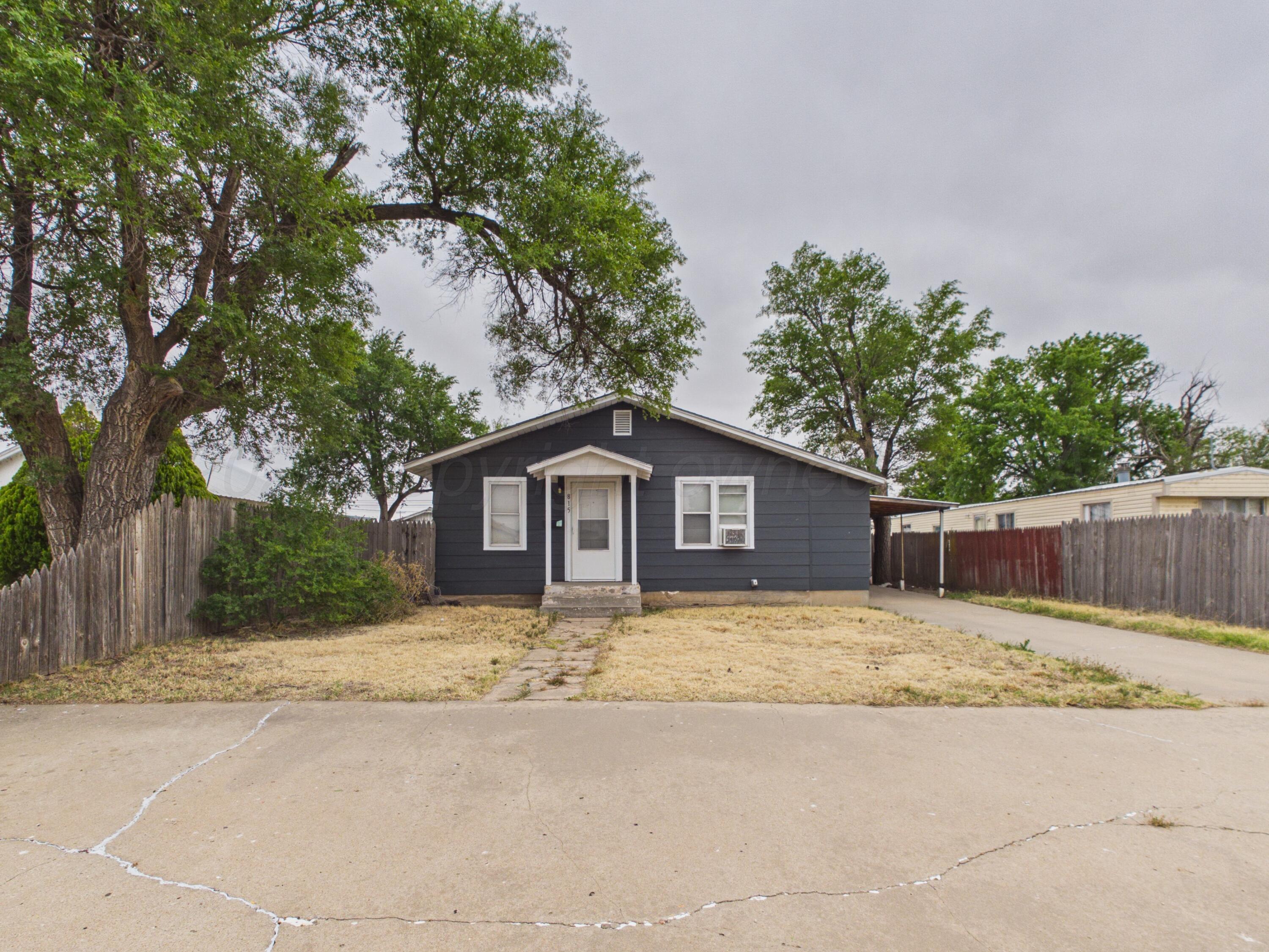 815 W KINGSMILL Avenue Property Photo 1
