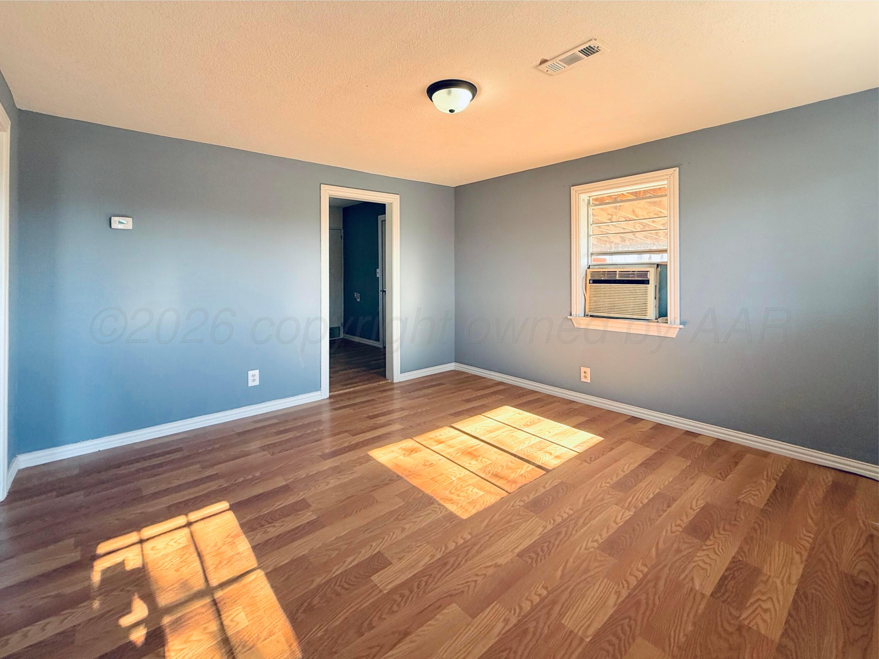 232 N Birge Avenue Property Photo 3