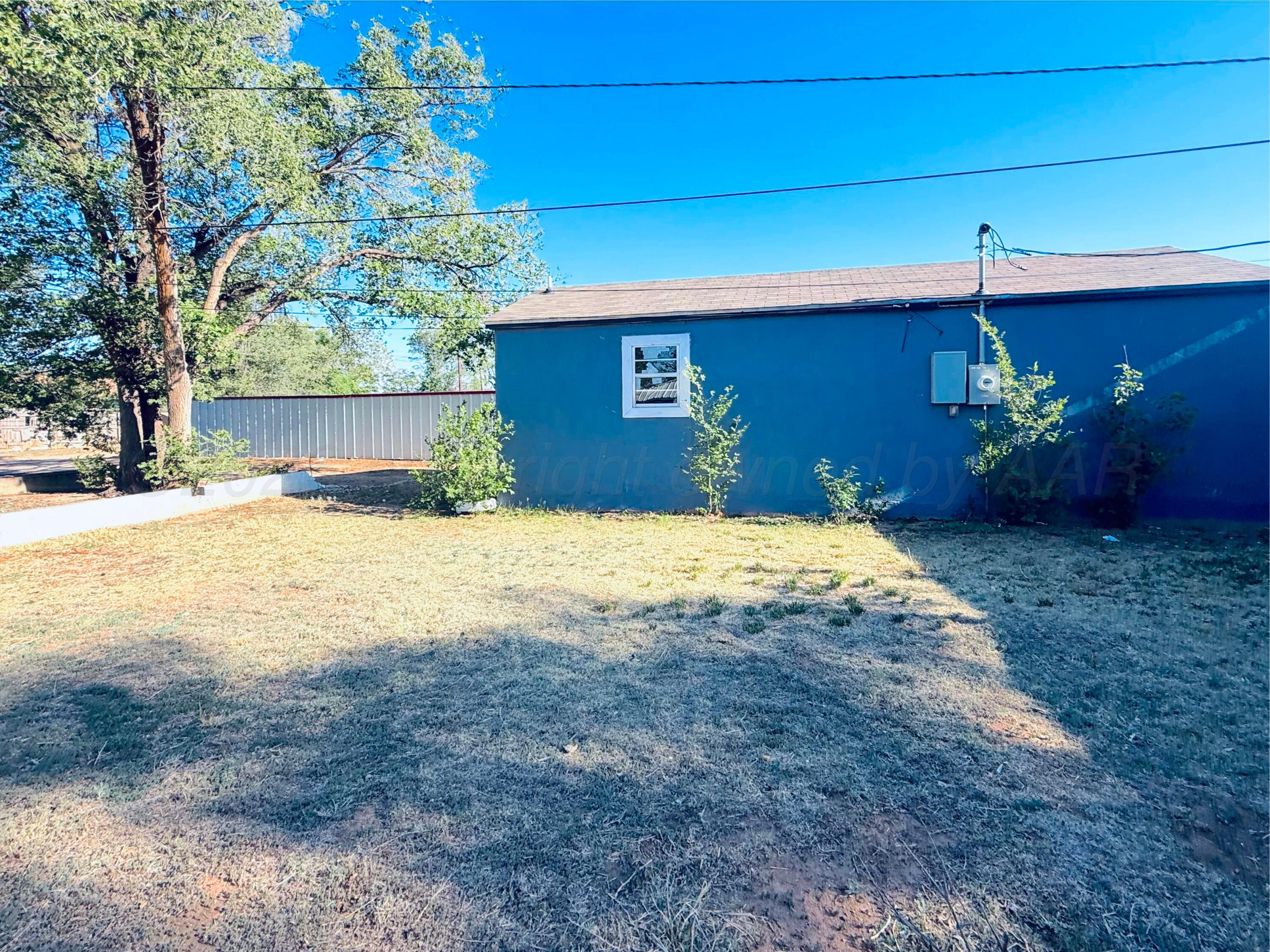 232 N Birge Avenue Property Photo 10
