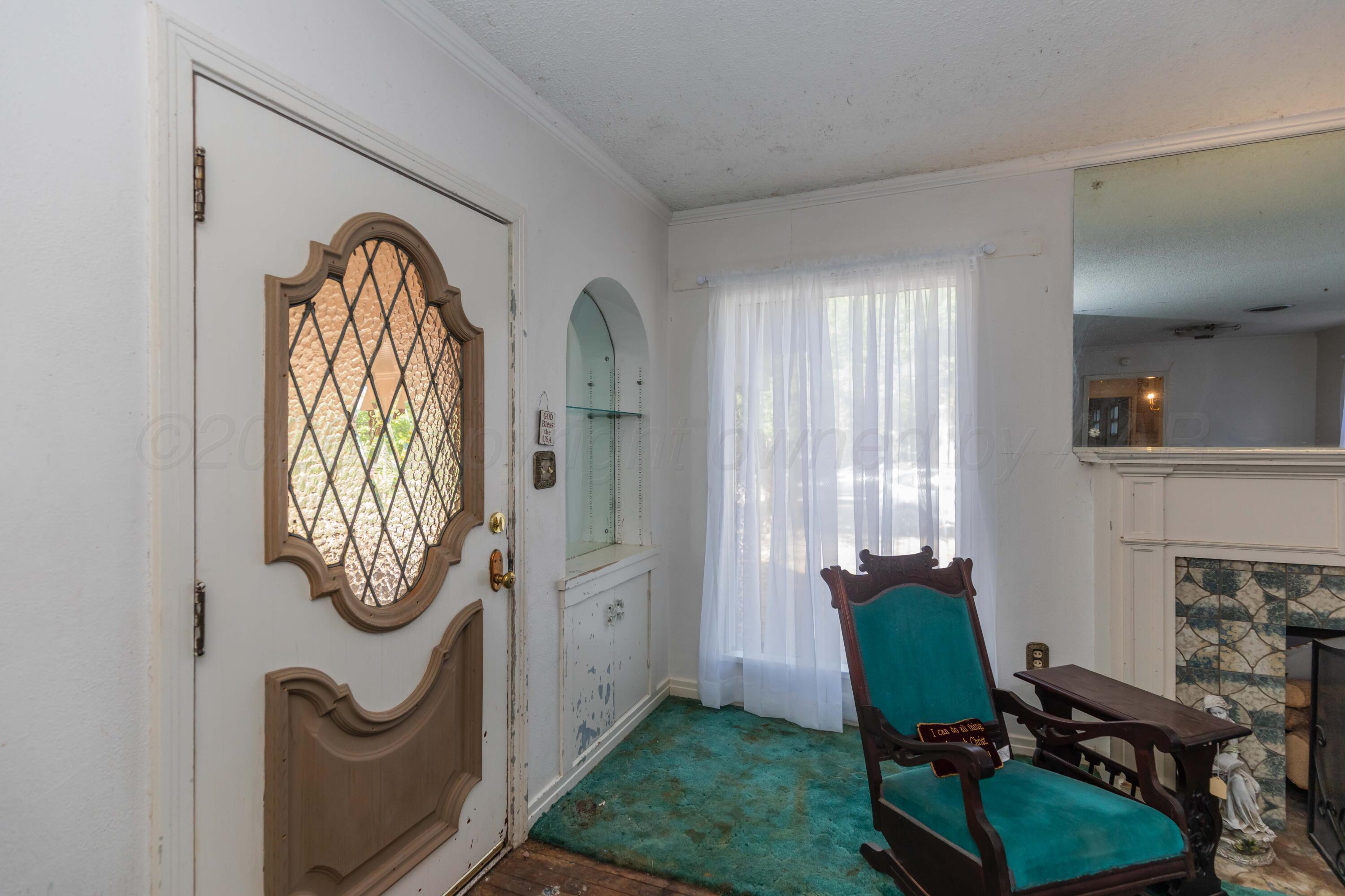 2411 S Ong Street Property Photo 5