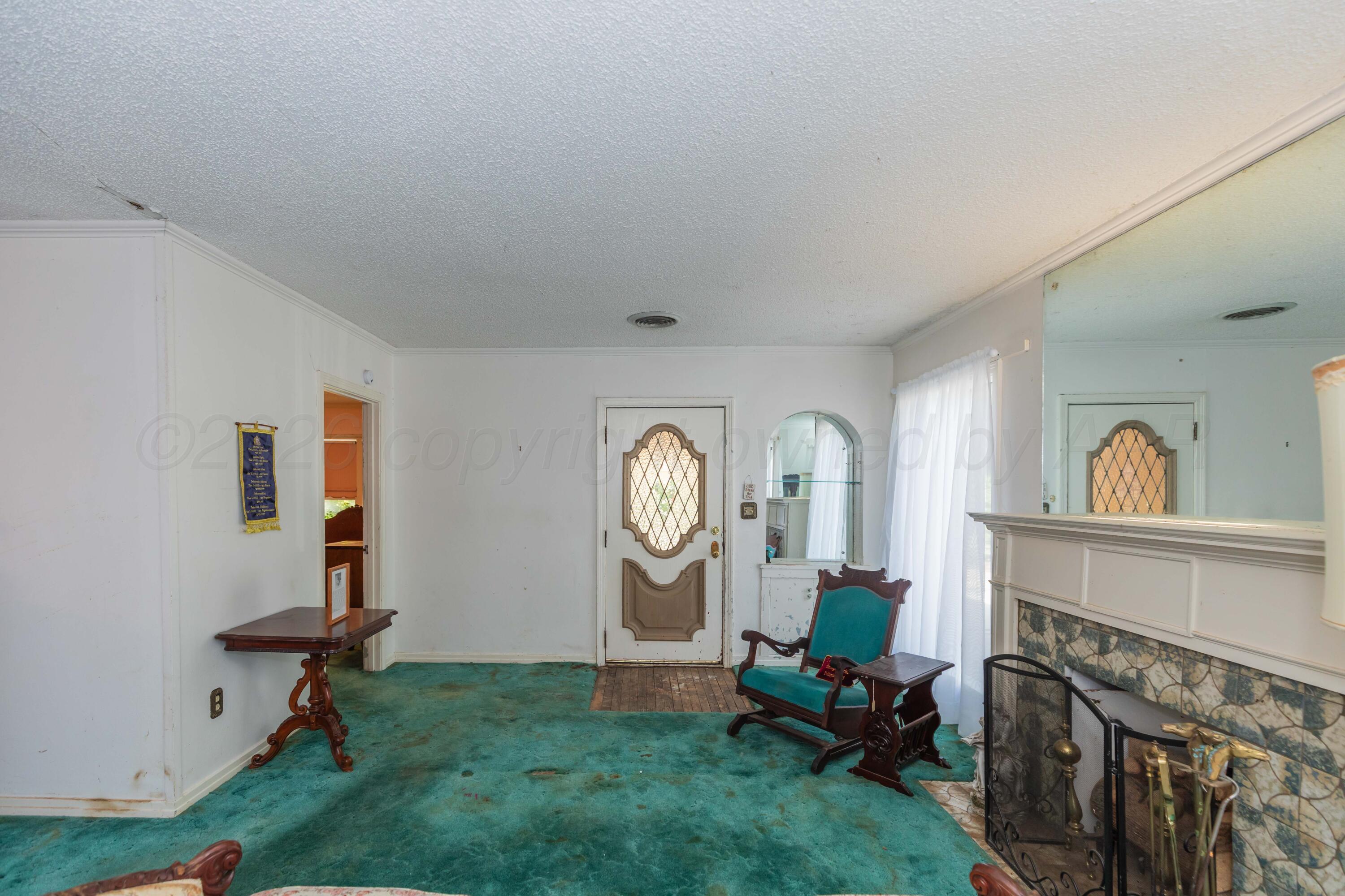 2411 S Ong Street Property Photo 8