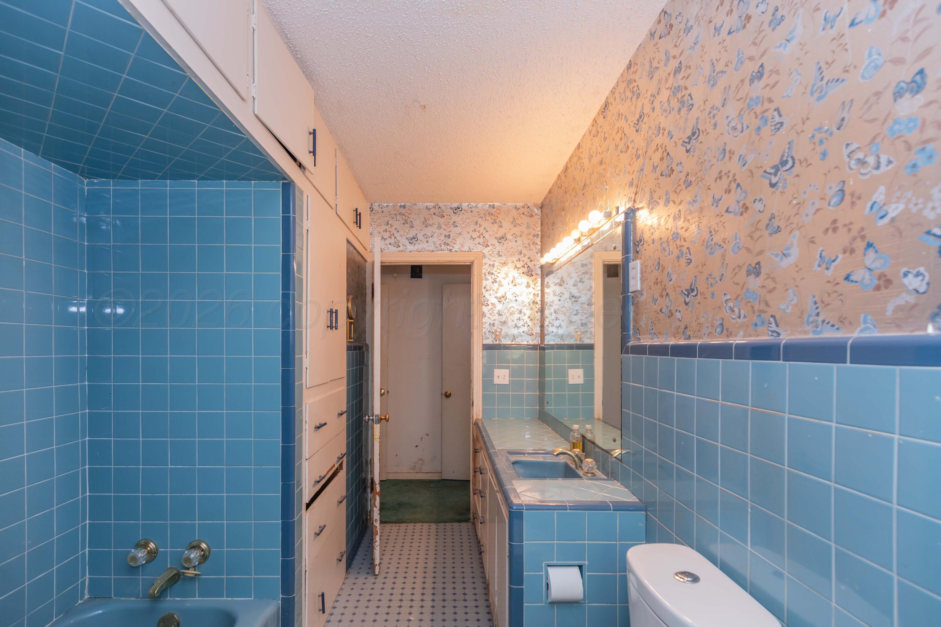2411 S Ong Street Property Photo 23