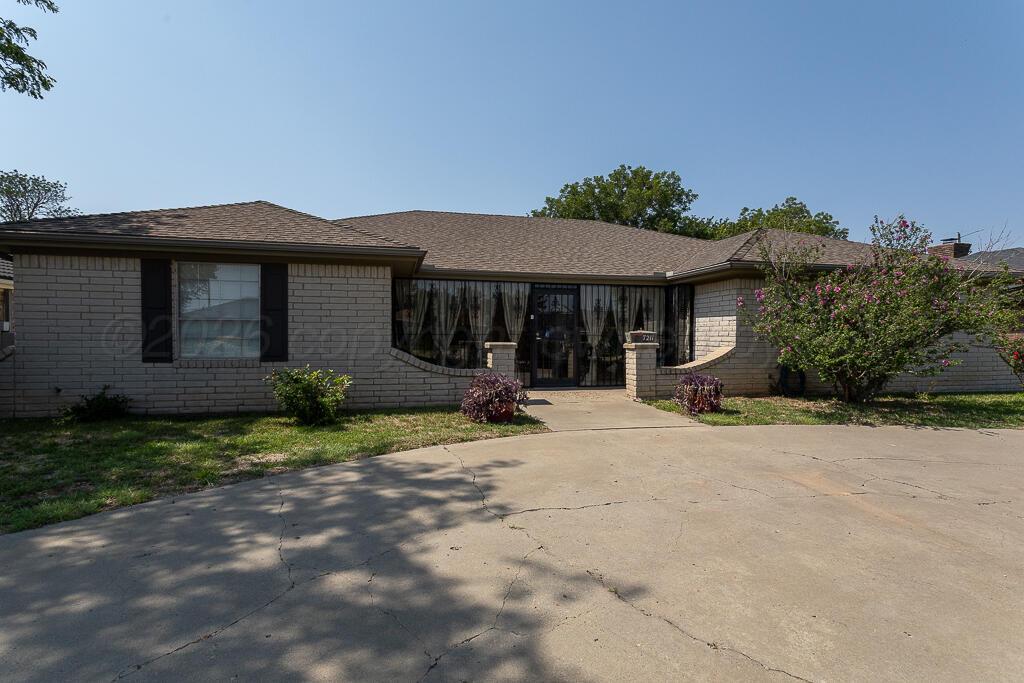 7211 Gainsborough Road Property Photo 1