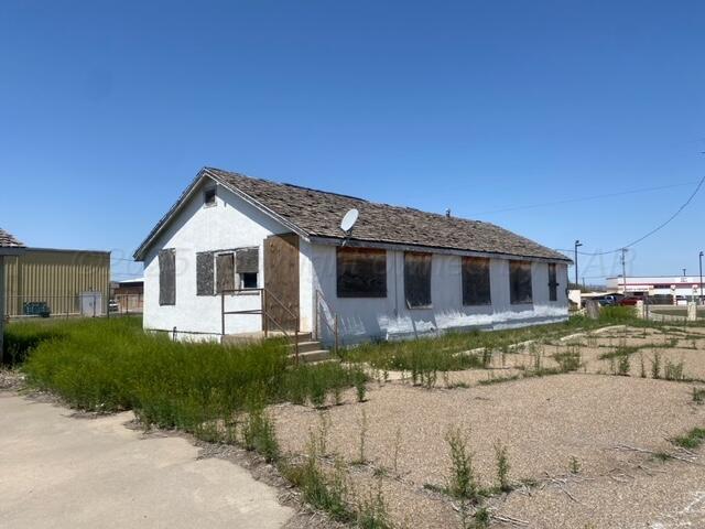 909 N Cedar Street Property Photo 3