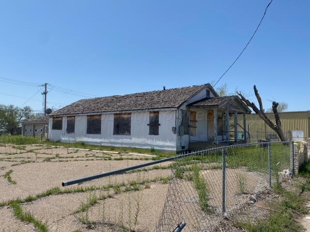 909 N Cedar Street Property Photo 4