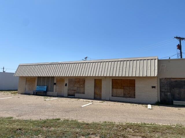 909 N Cedar Street Property Photo 6