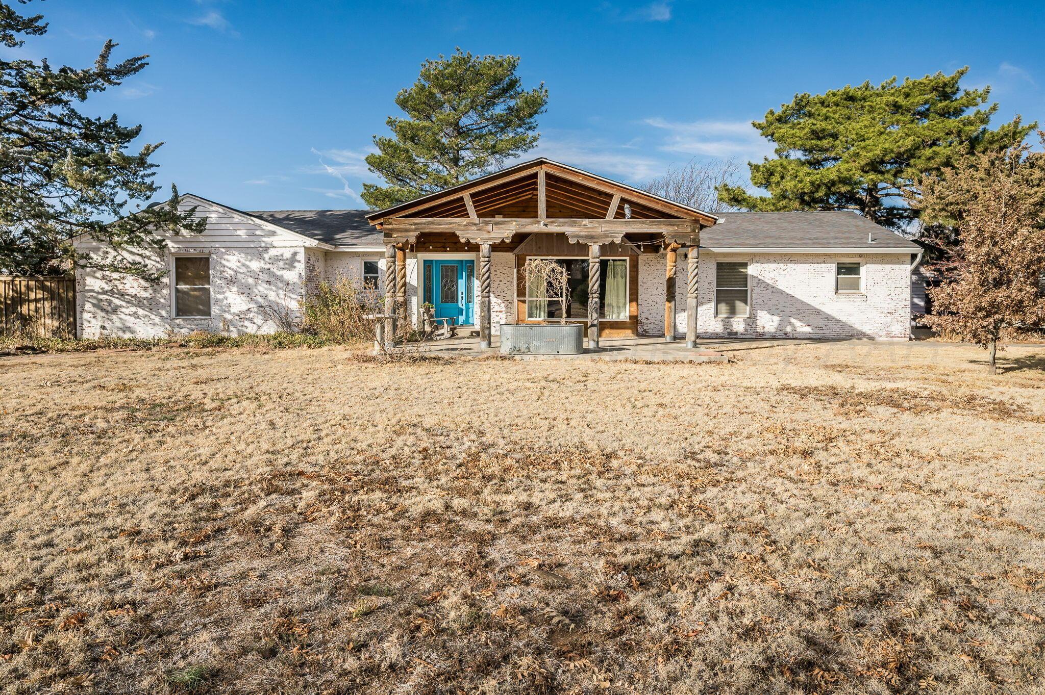 200 S Avondale Street Property Photo 1