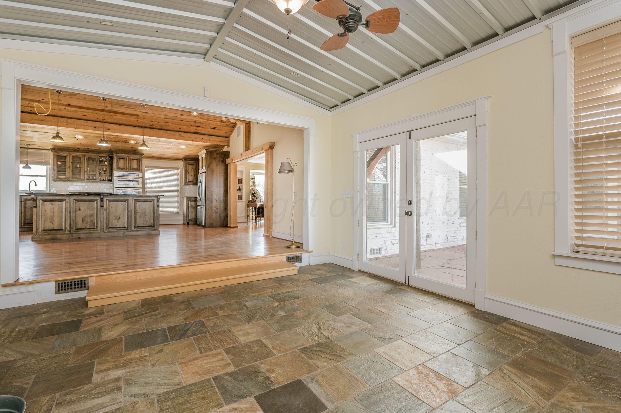 200 S Avondale Street Property Photo 19