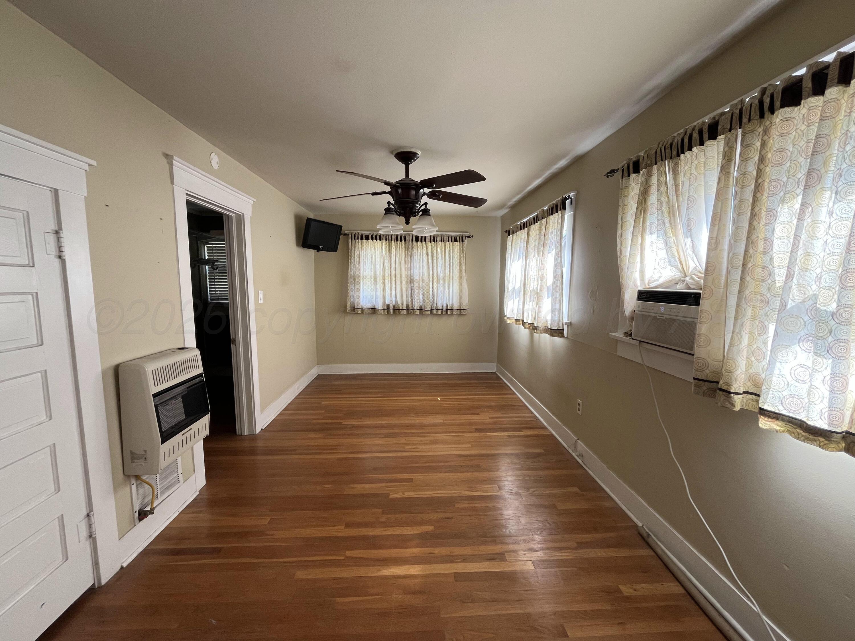 1704 S Hughes Street Property Photo 9