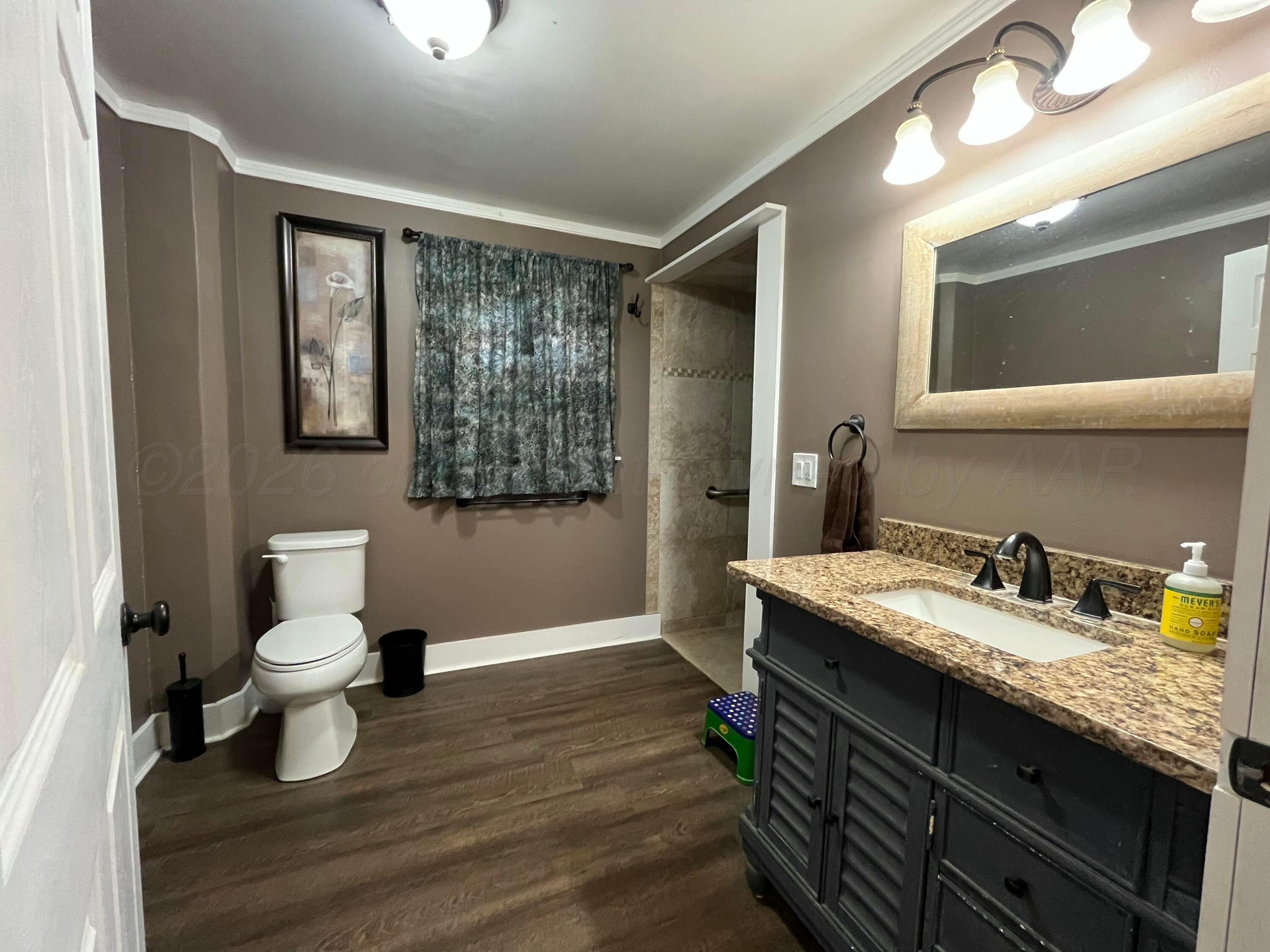 1704 S Hughes Street Property Photo 13