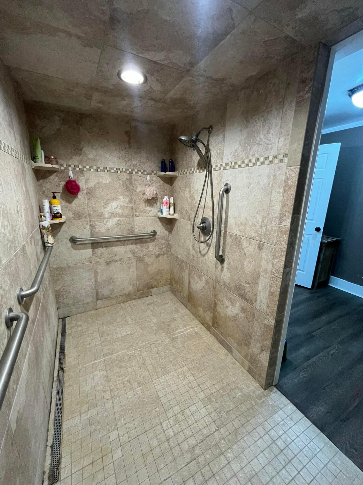 1704 S Hughes Street Property Photo 14
