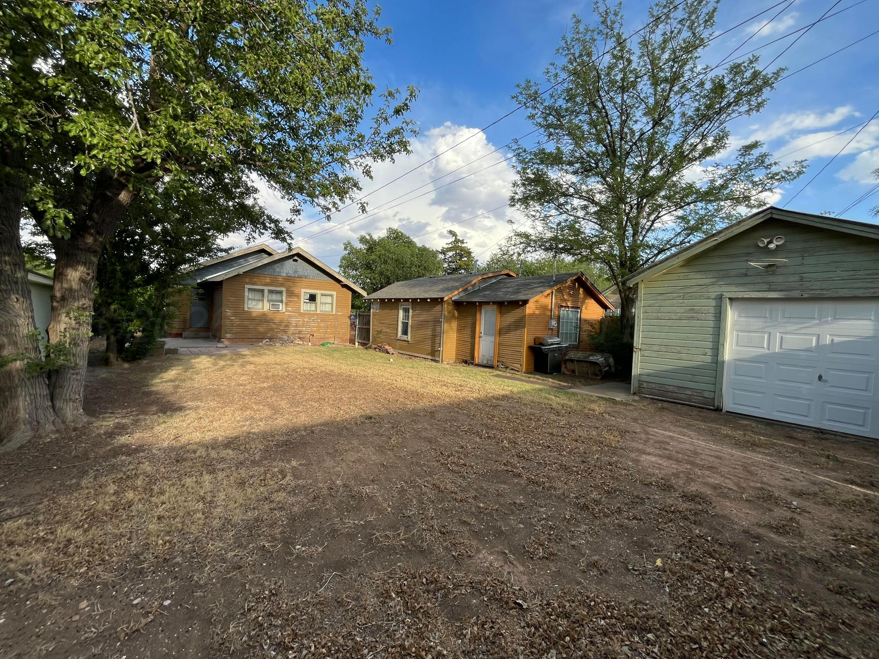 1704 S Hughes Street Property Photo 20