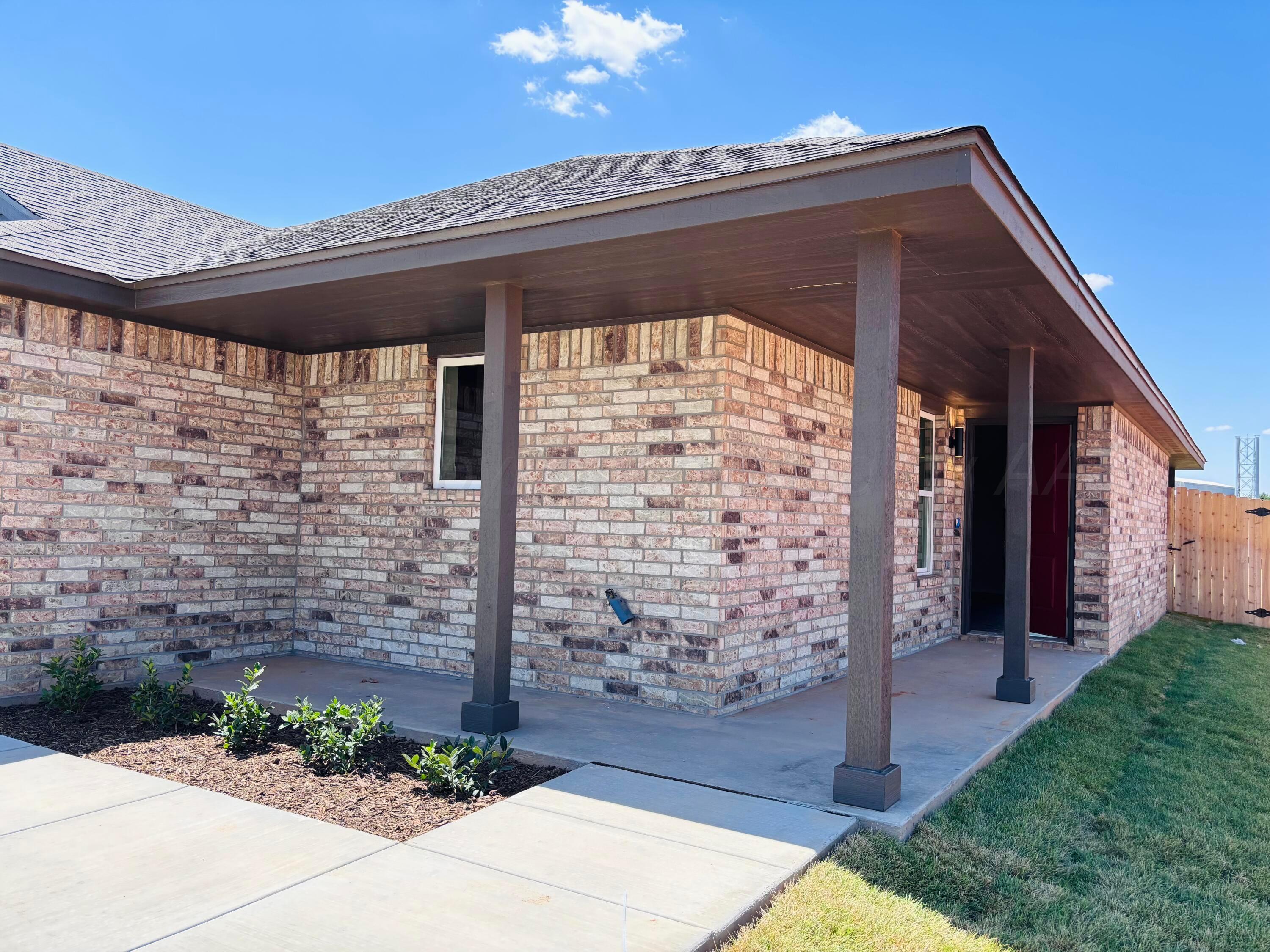 4610 Locker Street Property Photo 2
