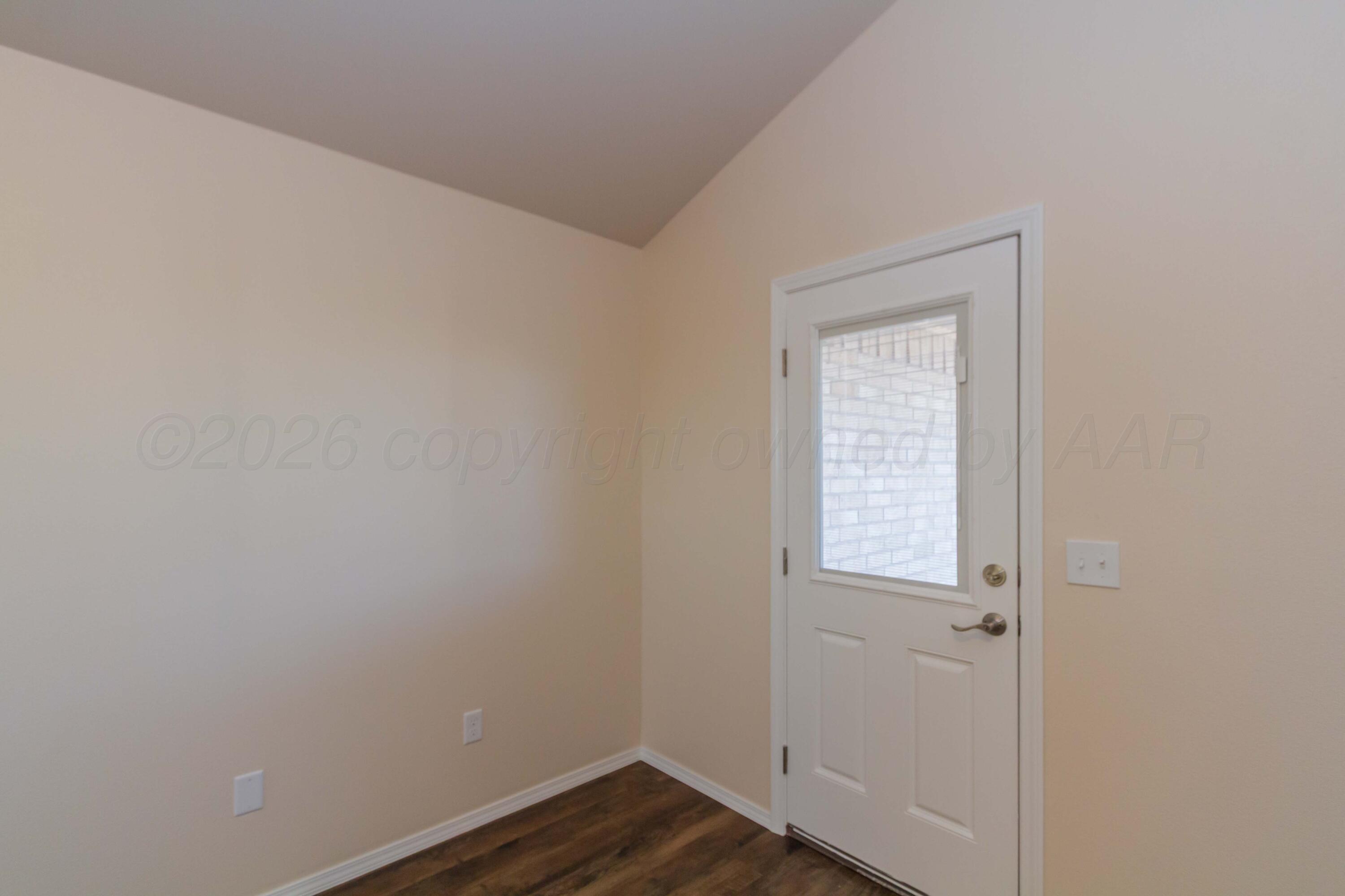 4610 Locker Street Property Photo 5