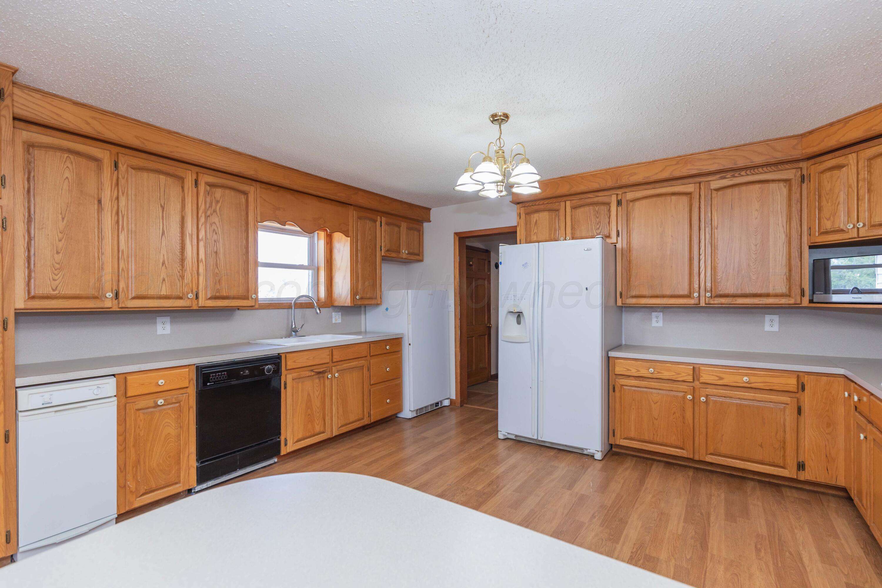 901 Lindberg Street Property Photo 7