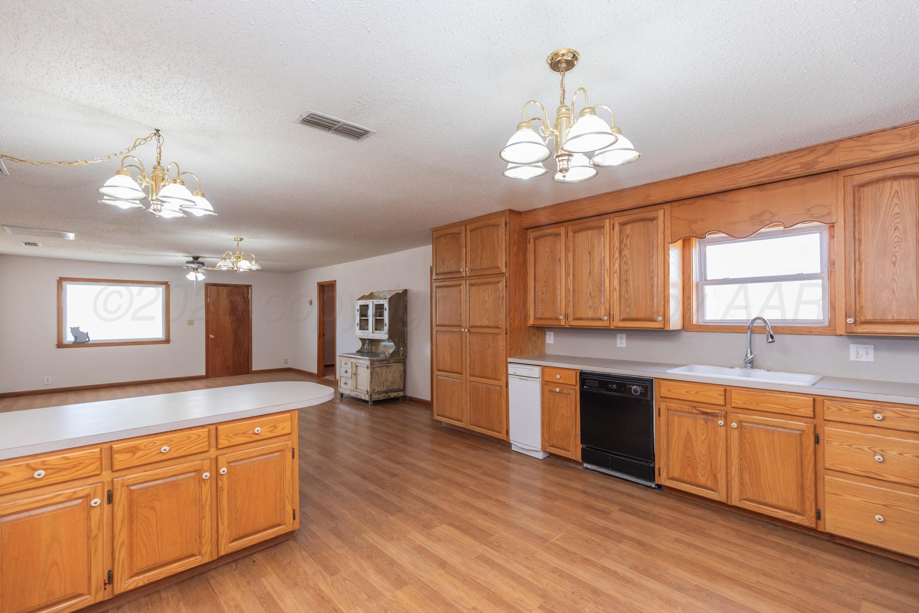 901 Lindberg Street Property Photo 8