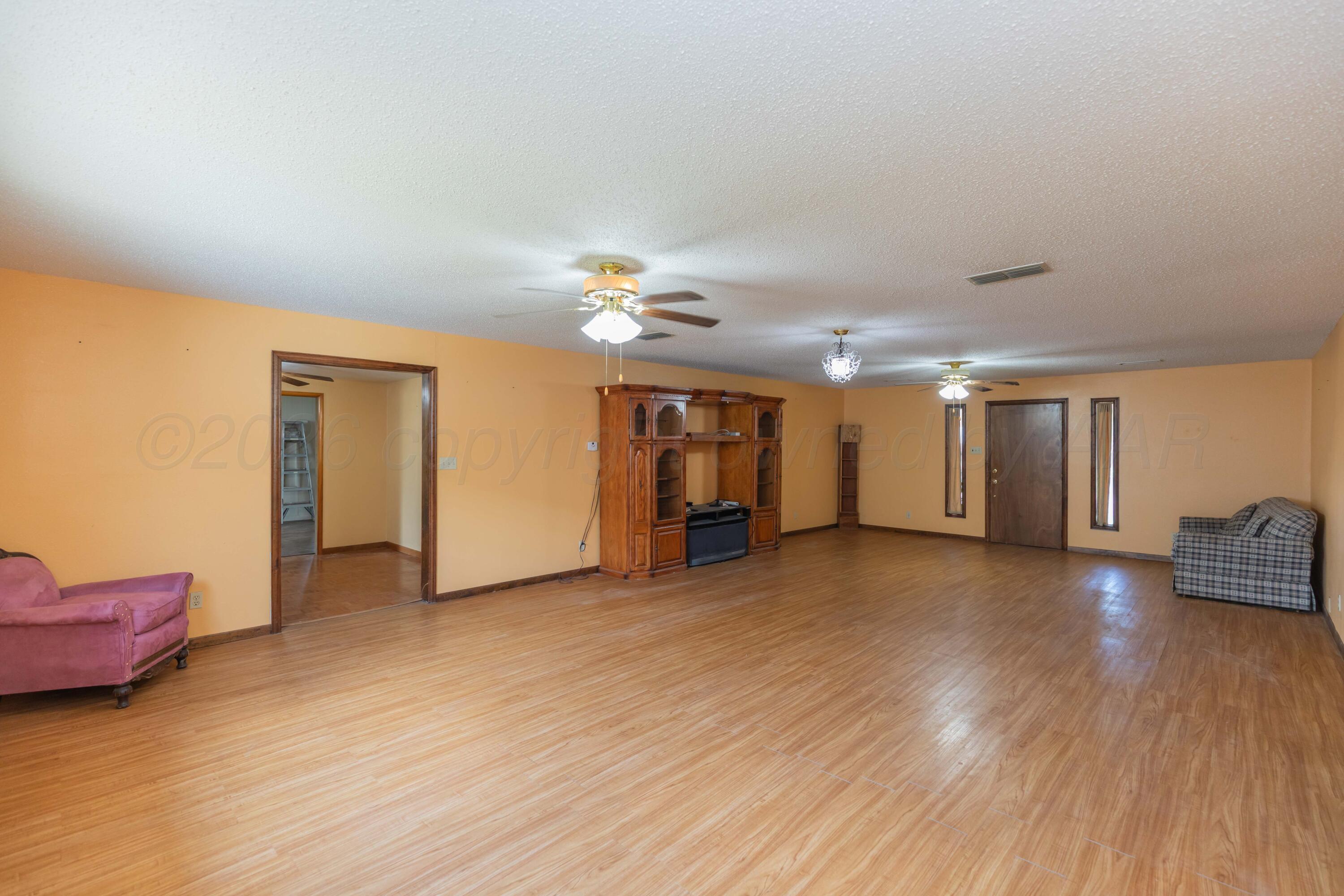 901 Lindberg Street Property Photo 10