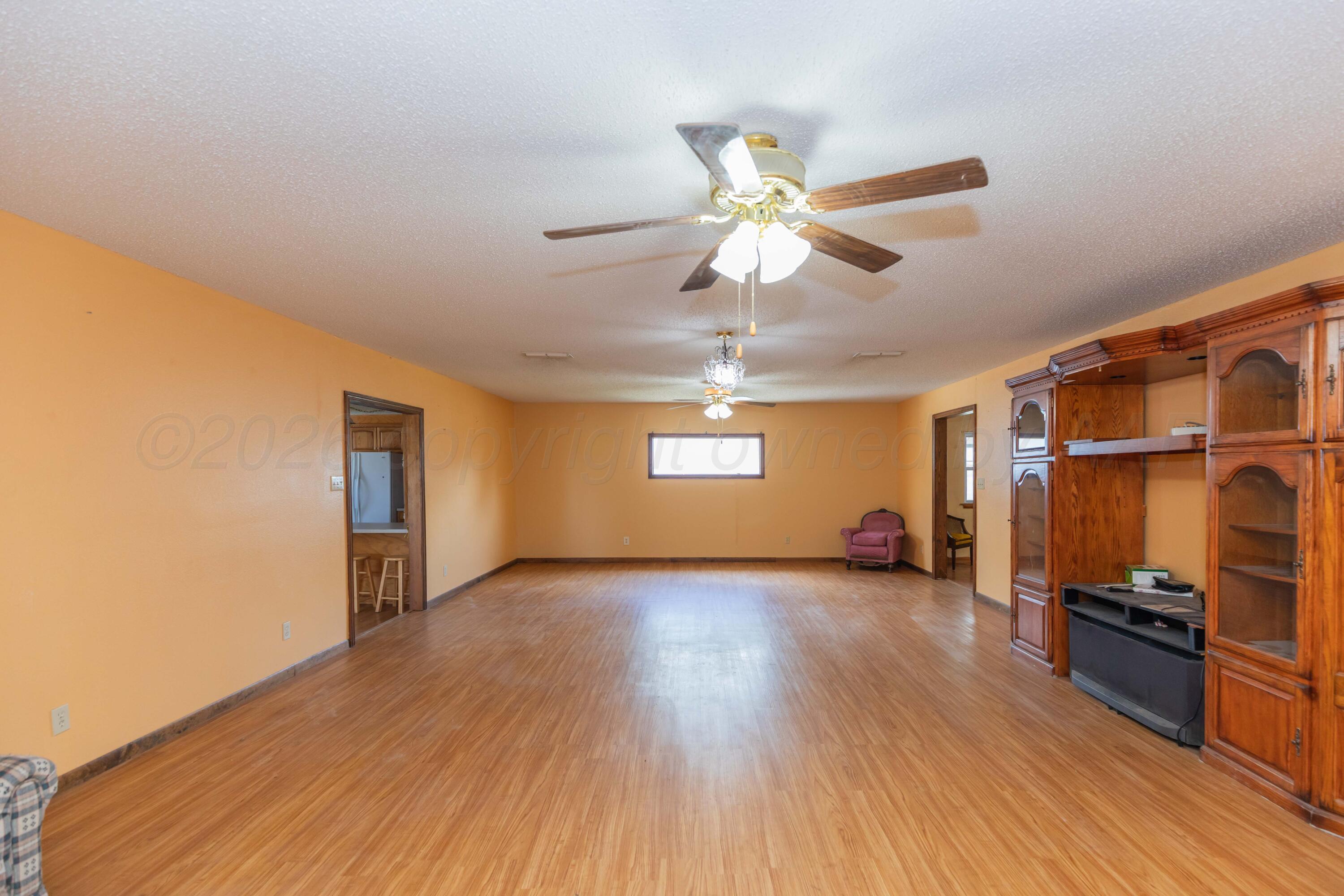 901 Lindberg Street Property Photo 11