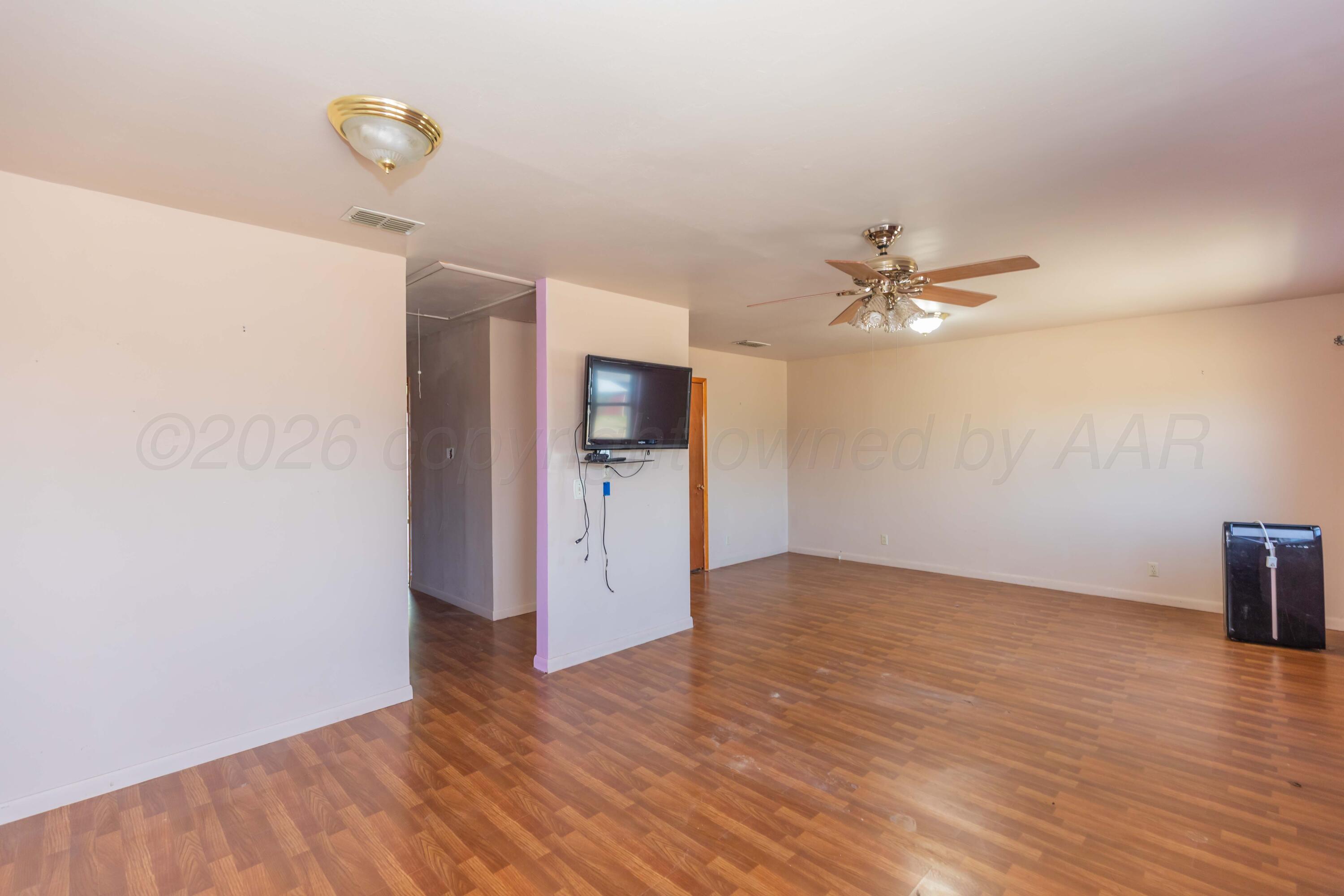 901 Lindberg Street Property Photo 14